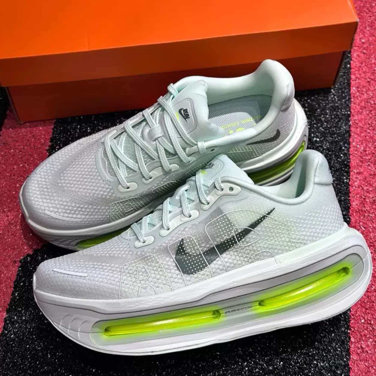 Nike Vomero Premium 