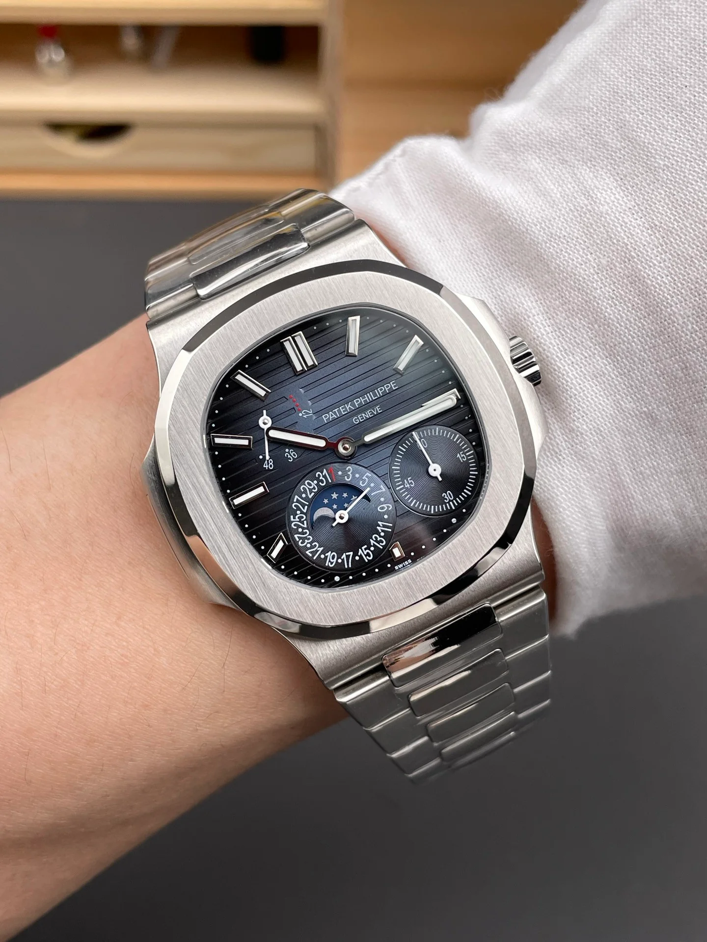Nautilus 5712 Blue Dial