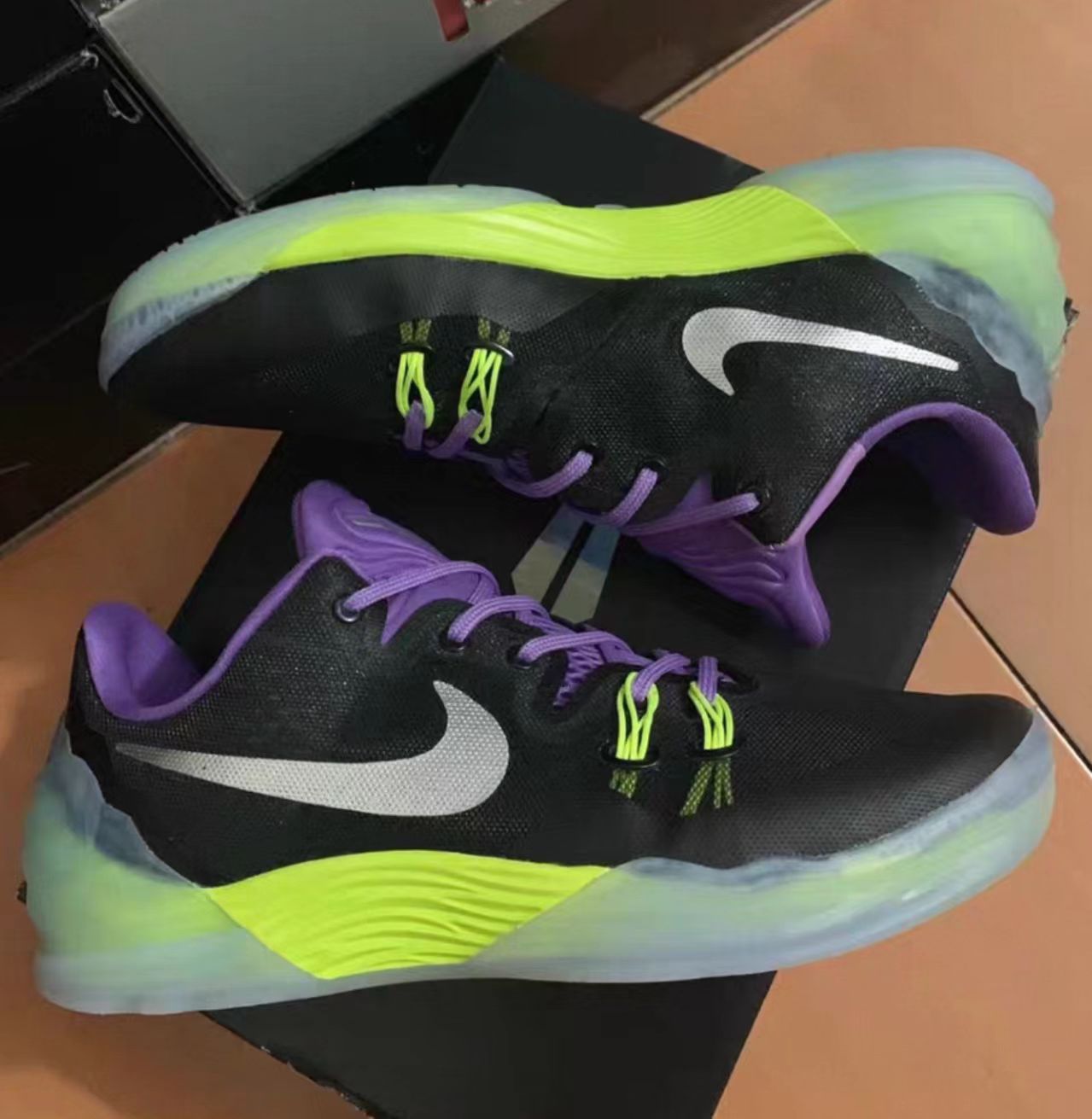Nike Zoom Kobe Venomenon 5 "Black/Purple/Volt"