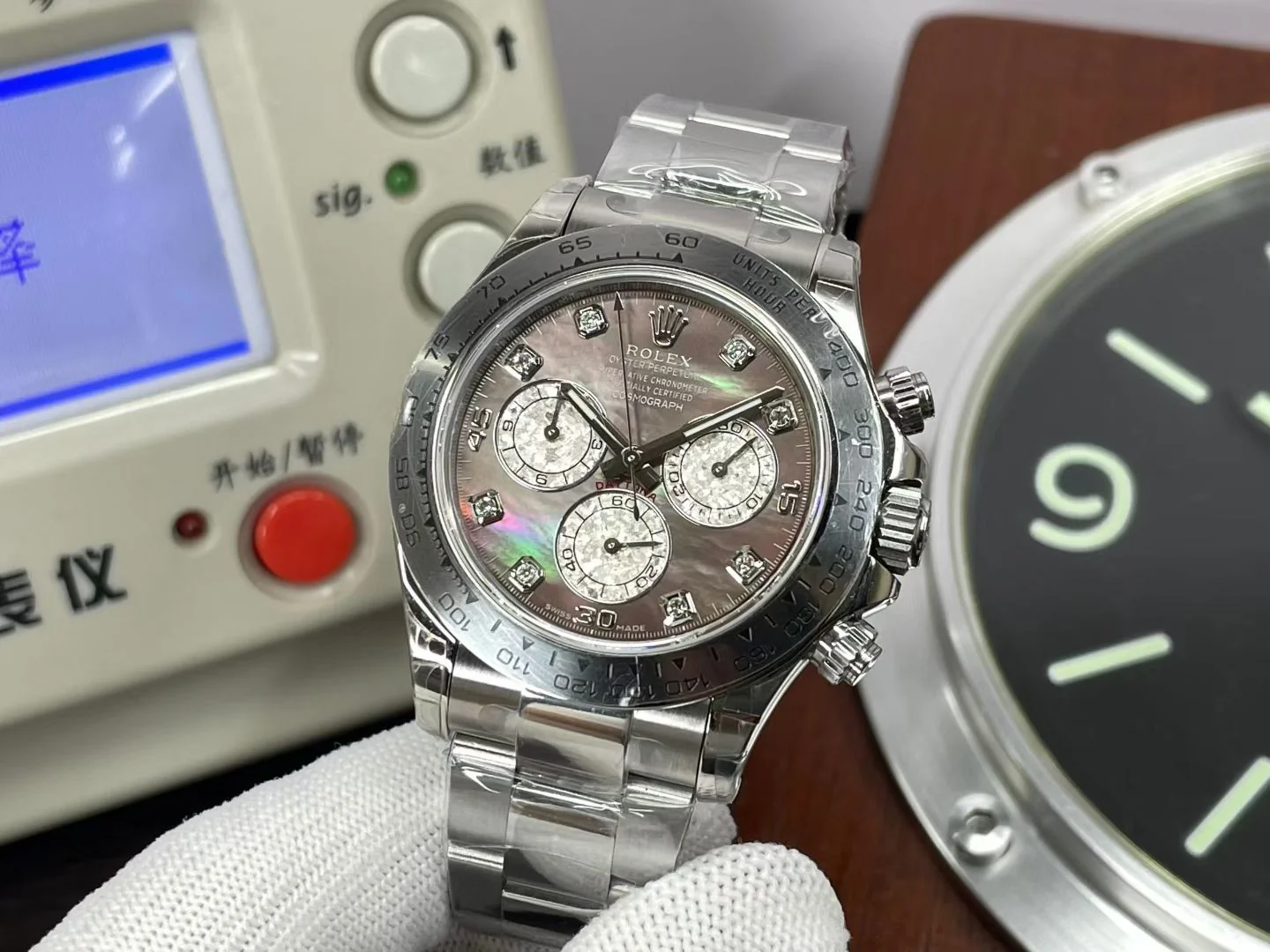 Custom Daytona Mother-of-Pearl Dial