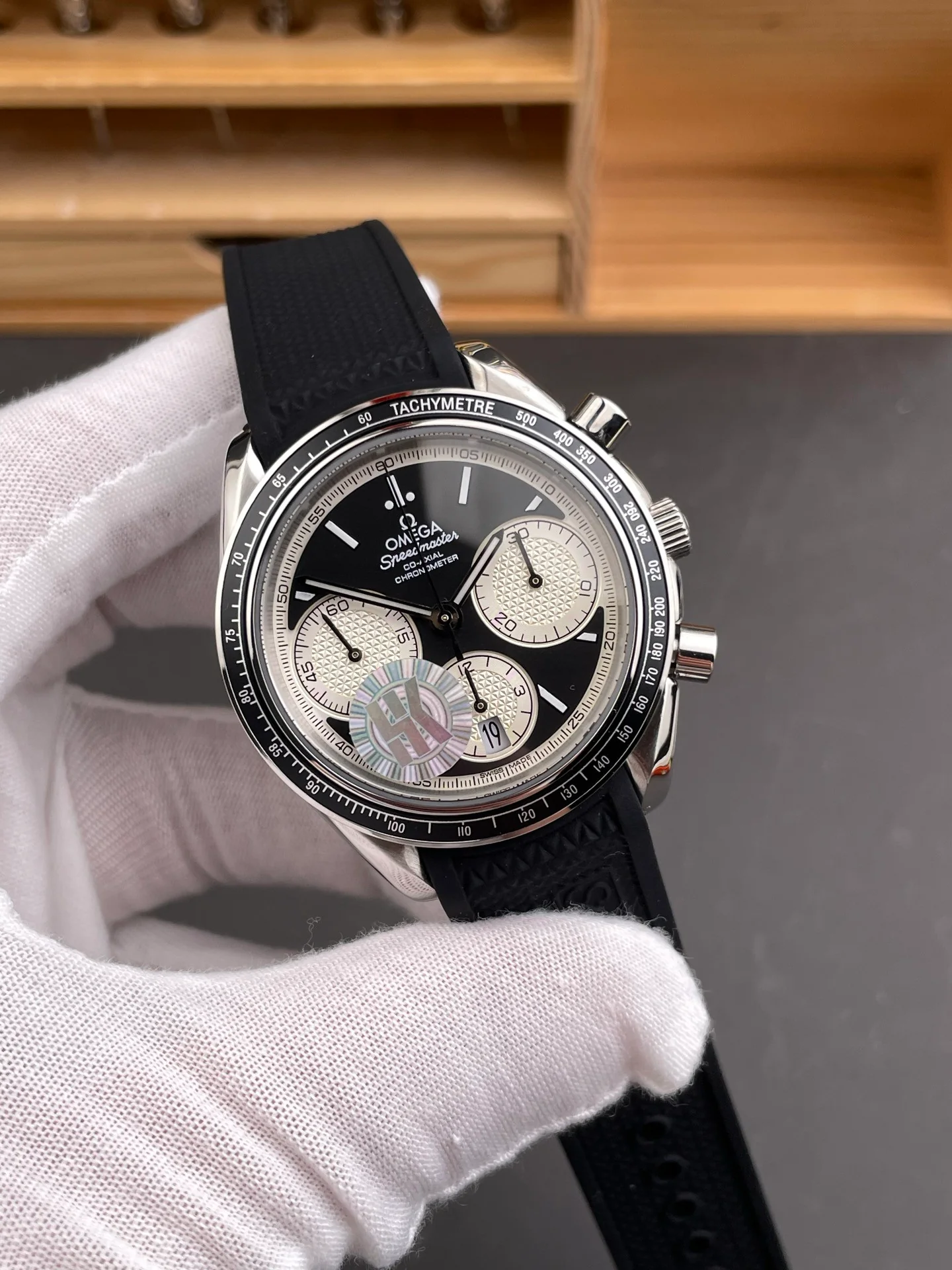 Speedmaster Racing Series, Black Dial