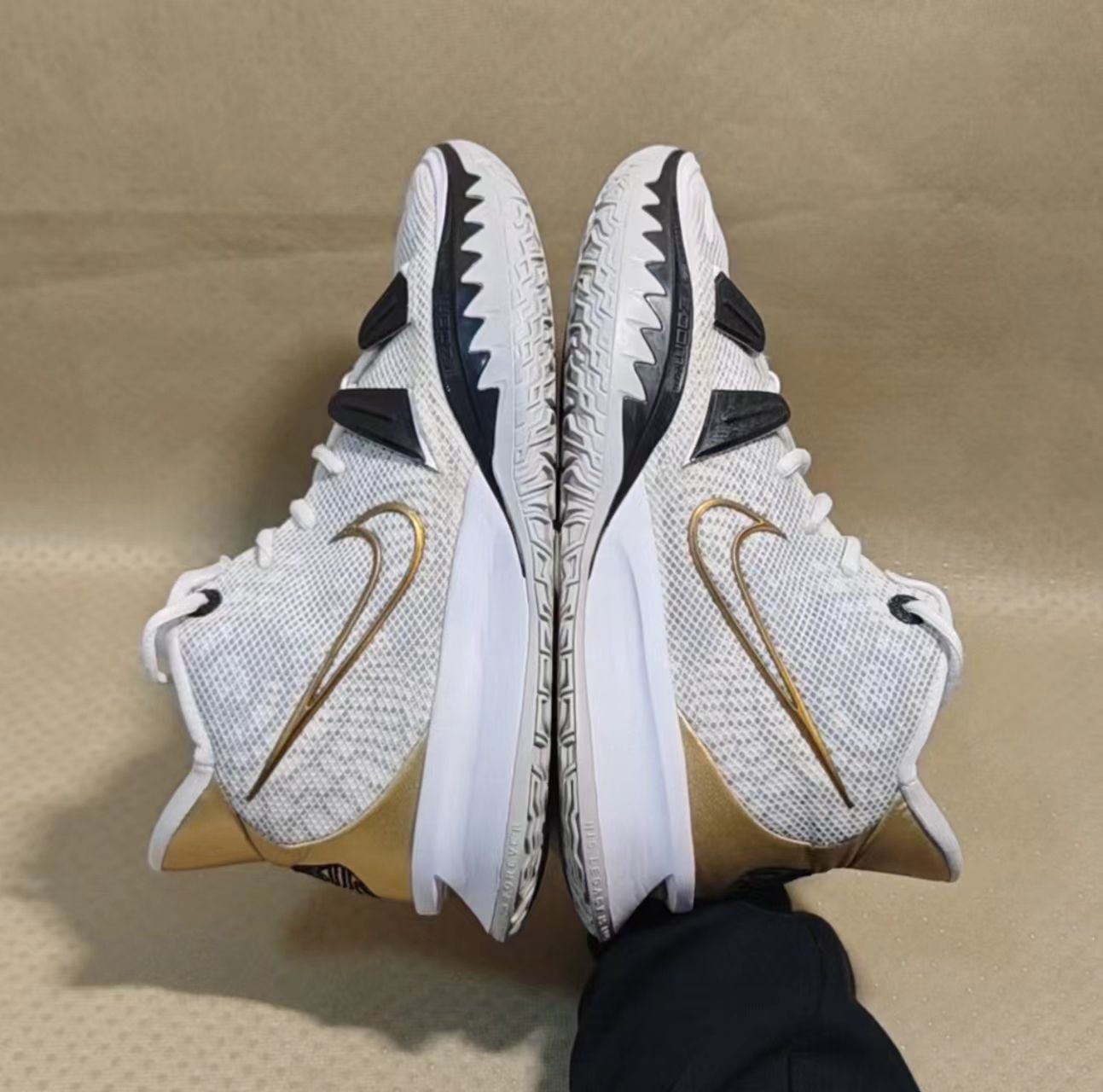 Nike Kyrie 7 "White Gold"