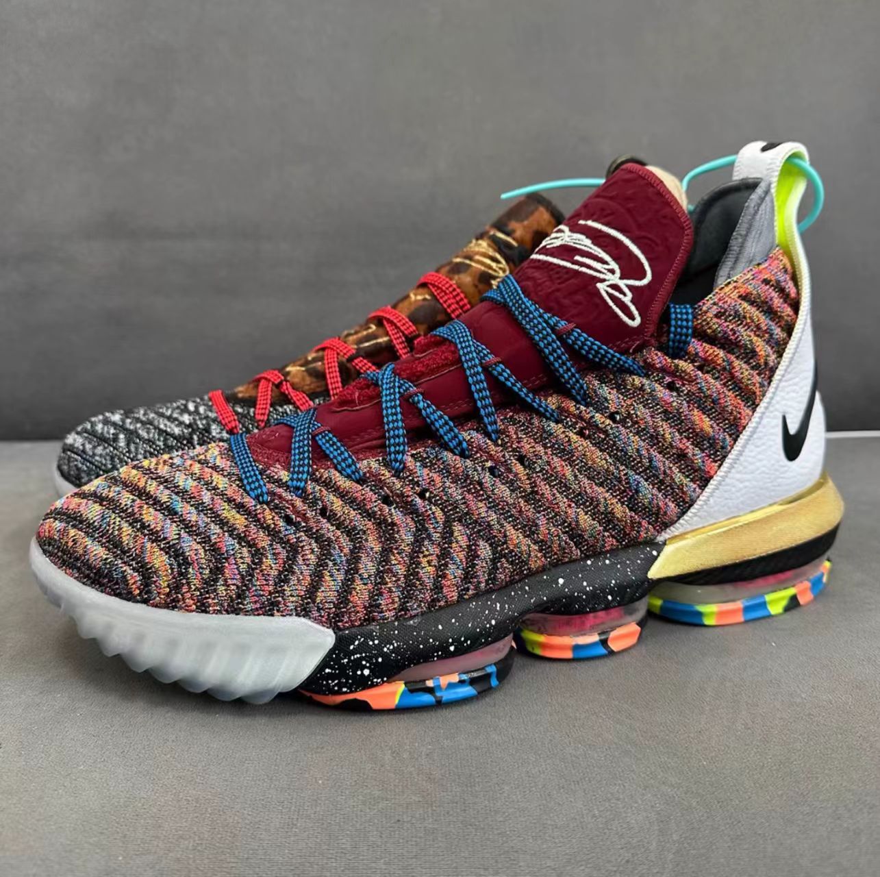 Nike LeBron 16 