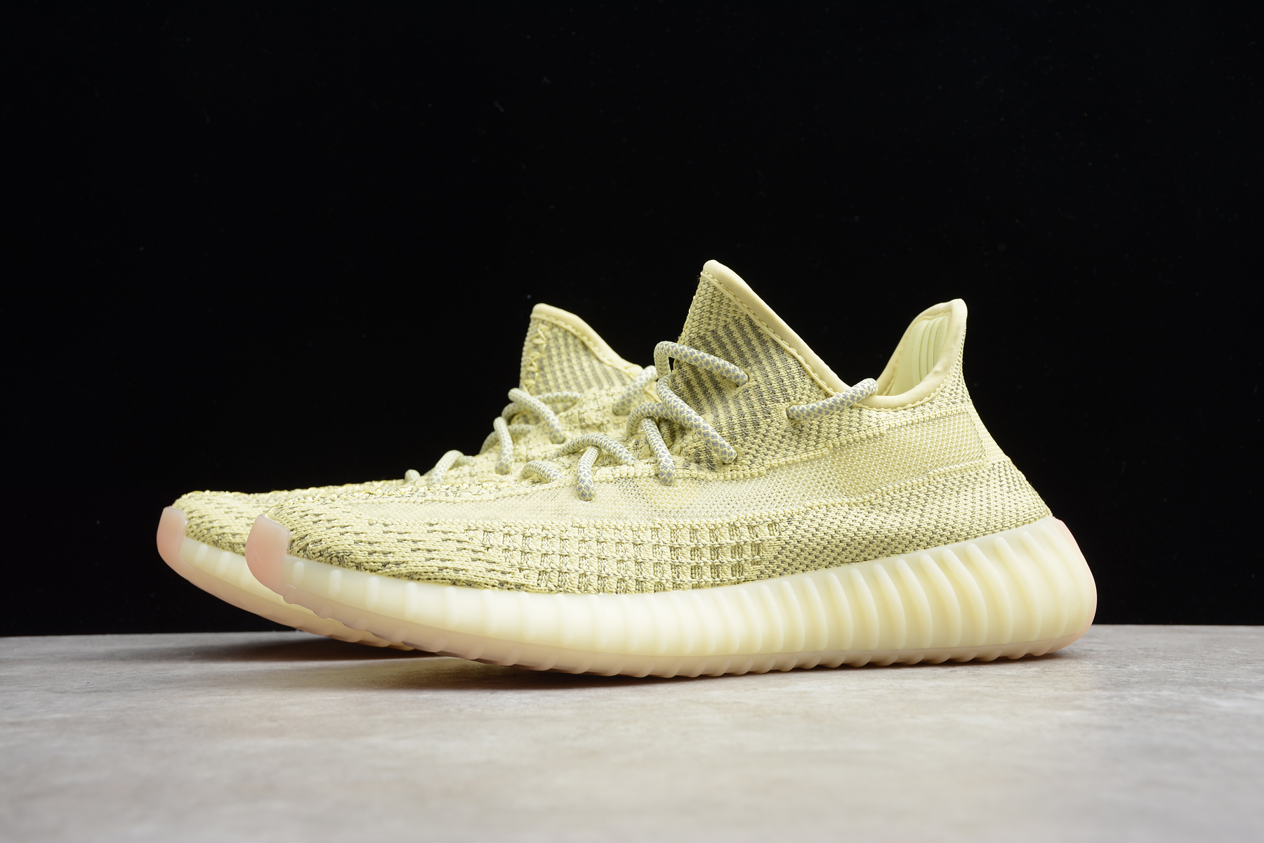 Yeezy 350 V2 