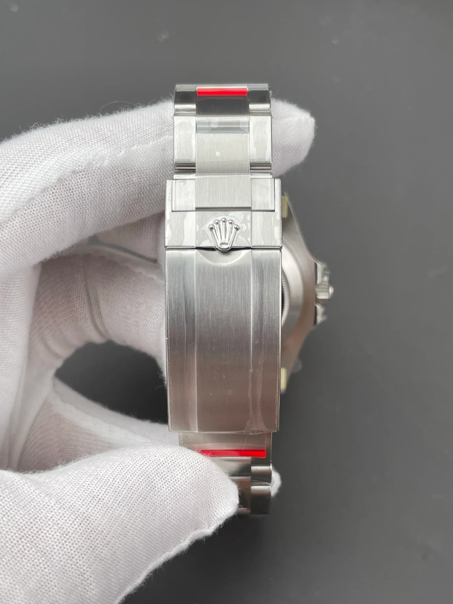 Rolex Sea-Dweller Single Red M126600-0001