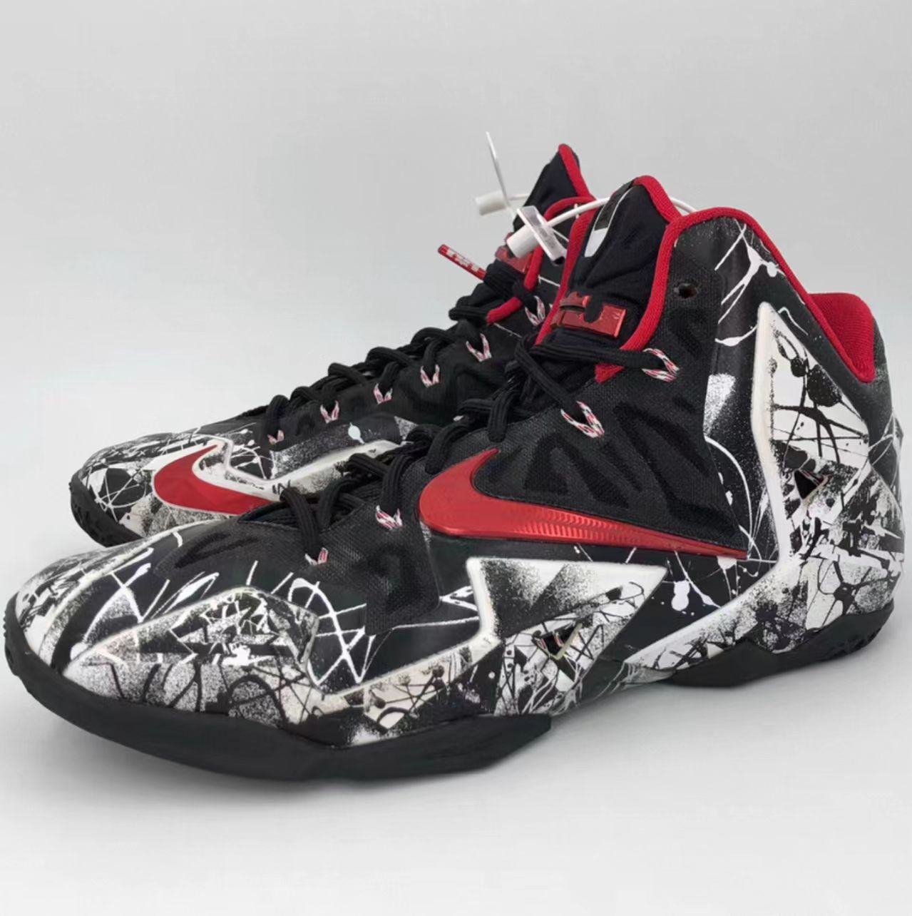 Nike LeBron XI 