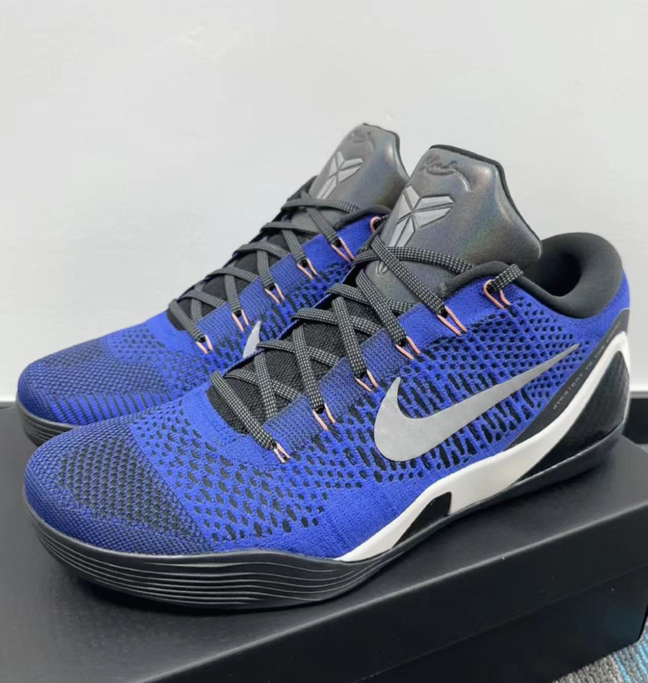 Nike Kobe 9 Elite Low "Hyper Blue"