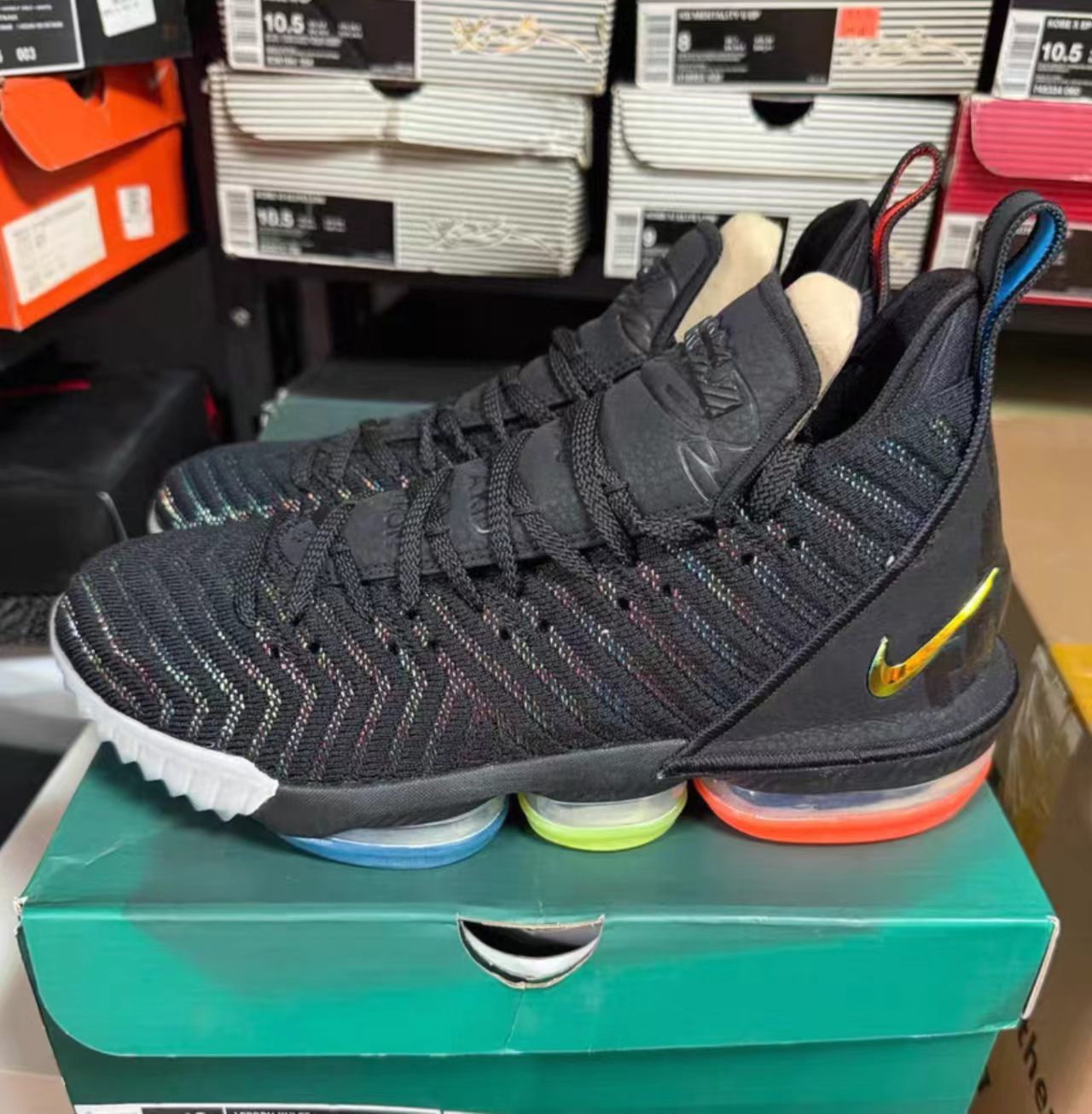 Nike LeBron 16 