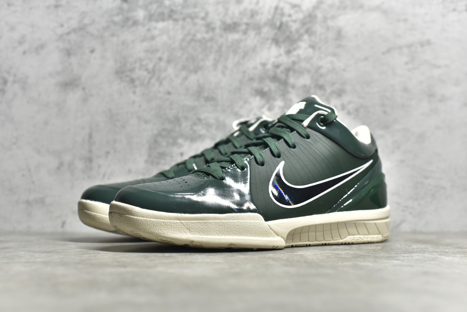 WKB UNDEFEATED X NIKE ZOOM KOBE 4 PROTRO DARK GREEN BUCKS  CQ3869-301