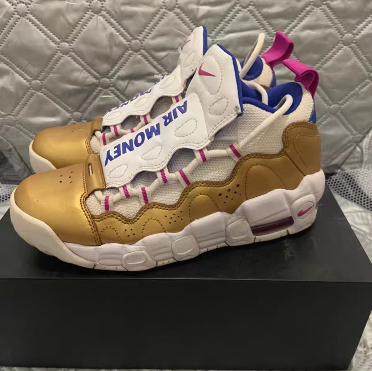 Nike Air More Money 