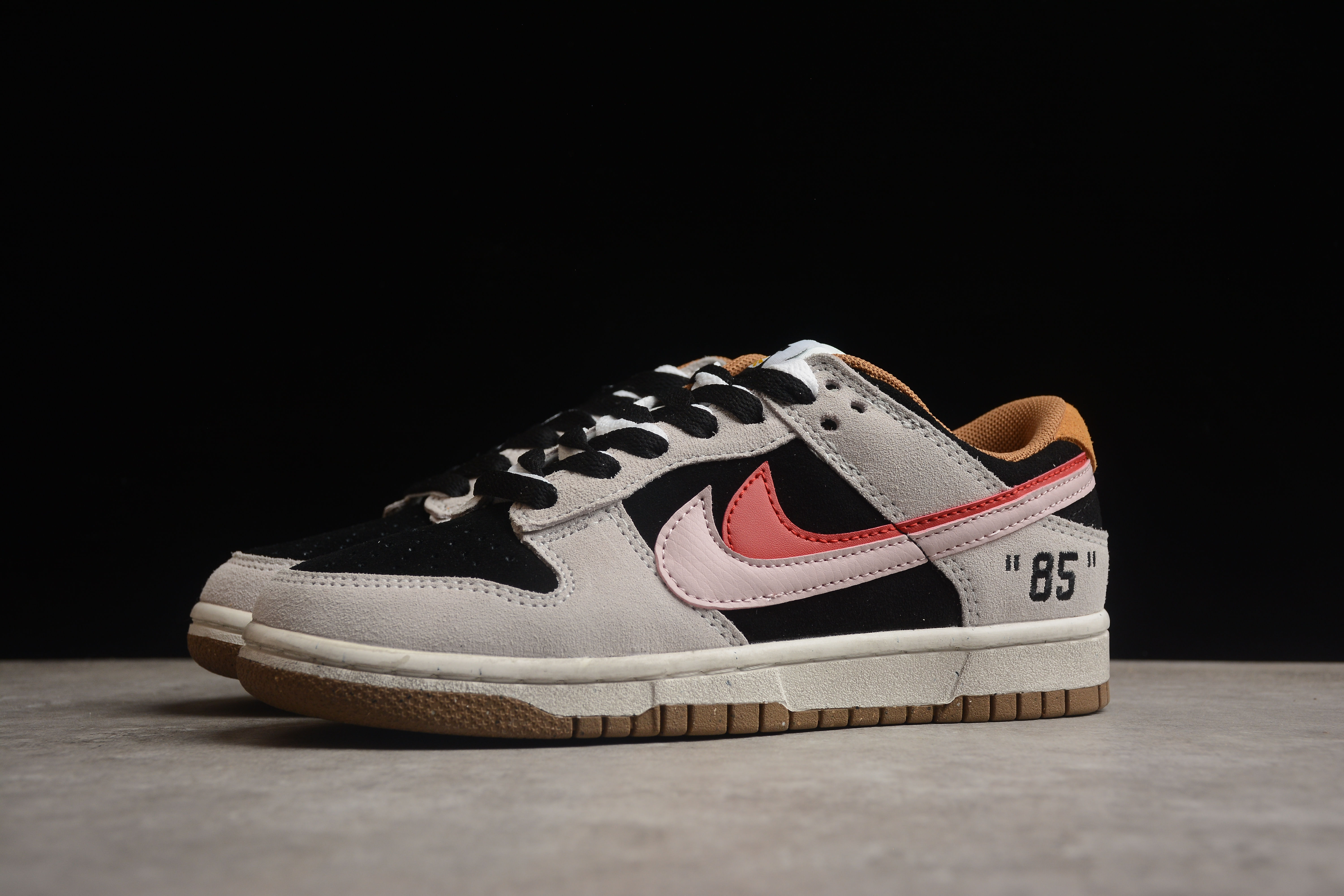 NK SB Dunk Low SE 85  DO9457-126