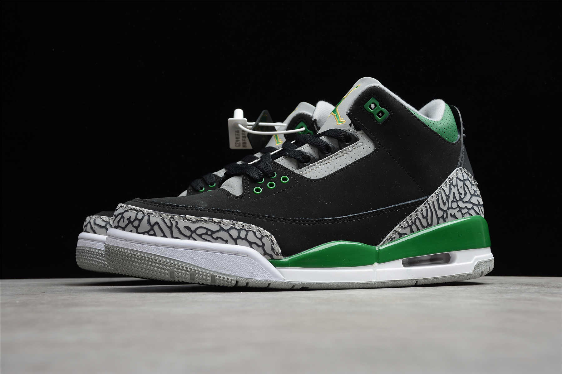 Air Jordan 3 'Pine Green' CT8532-030