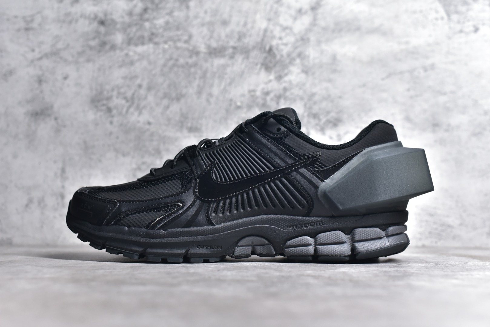 NIKE ZOOM VOMERO 5 A COLD WALL BLACK  AT3152-001