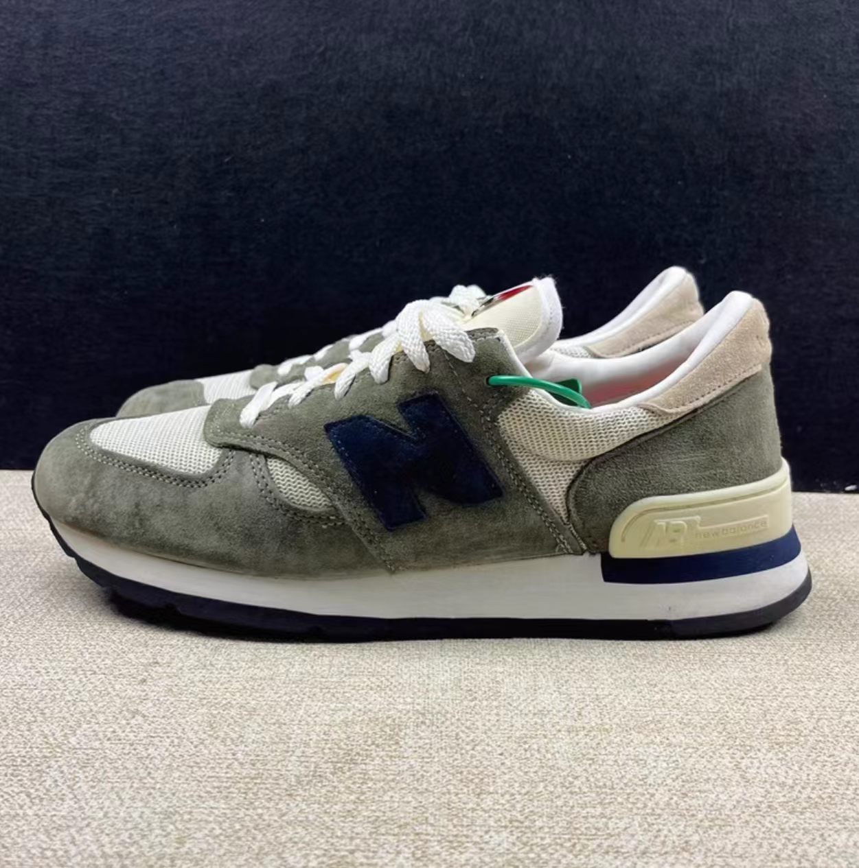 New Balance  990v1 