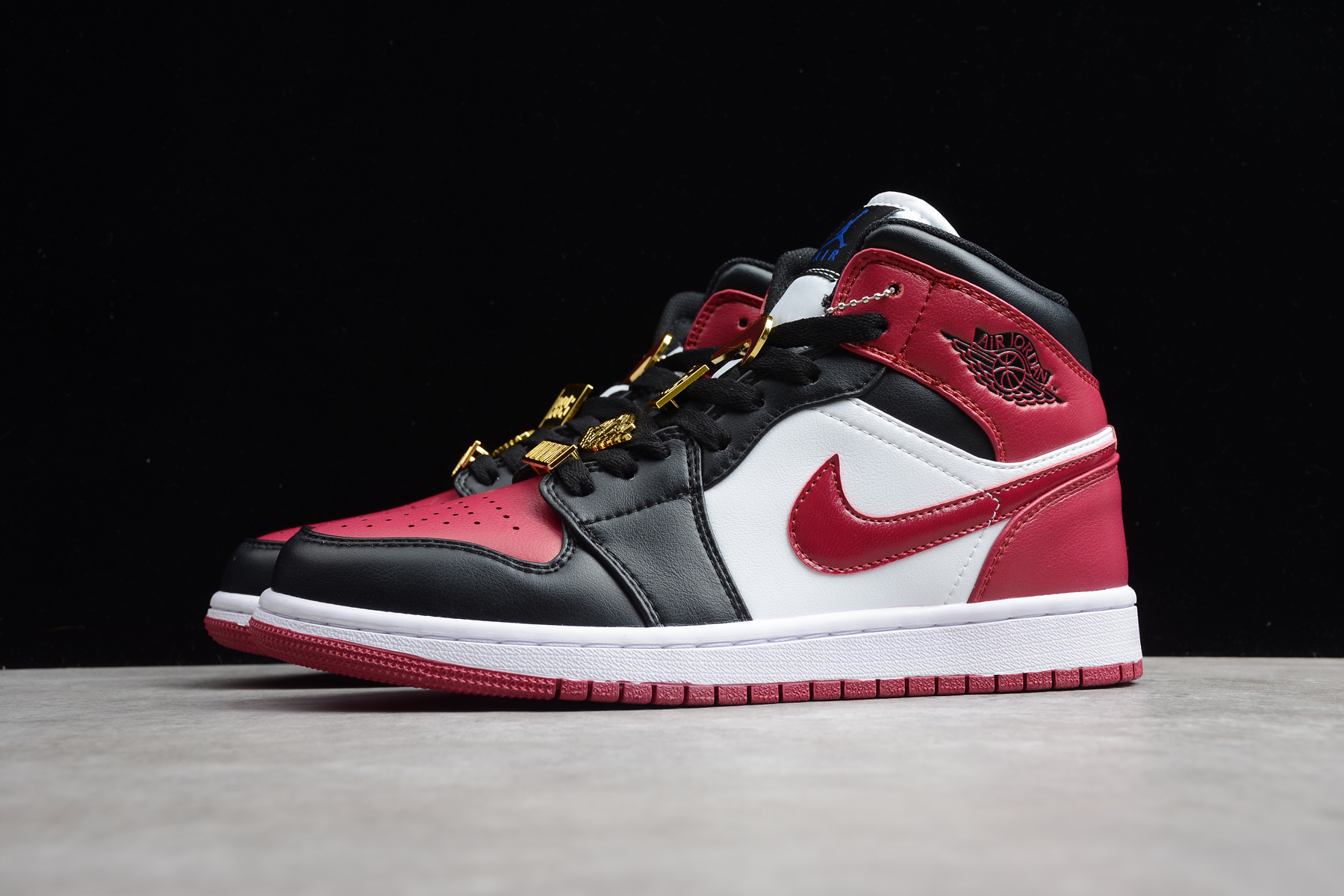 Air Jordan 1 Mid SE Gold Pendants Dark Beetroot CZ4385-016