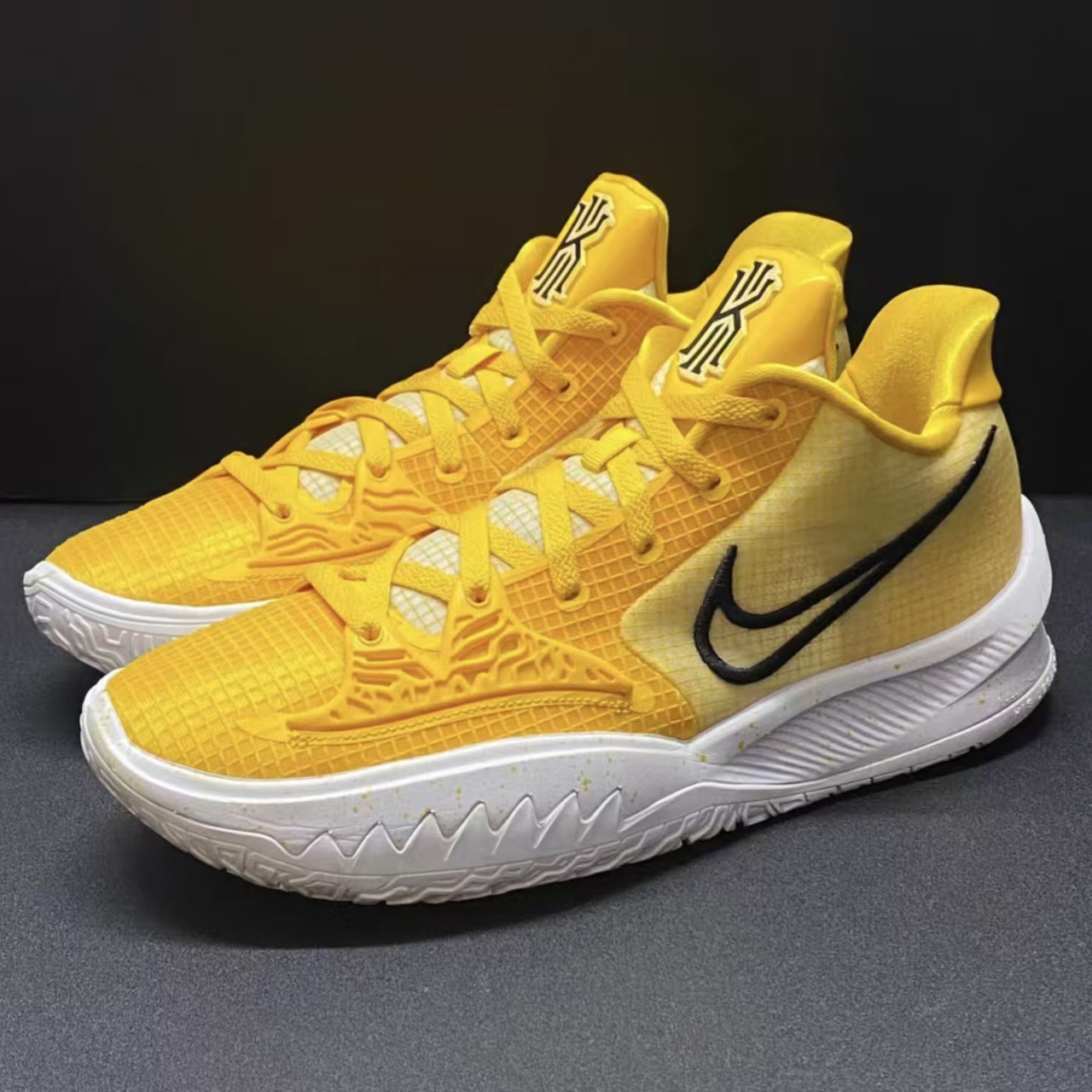Nike Kyrie Low 4 