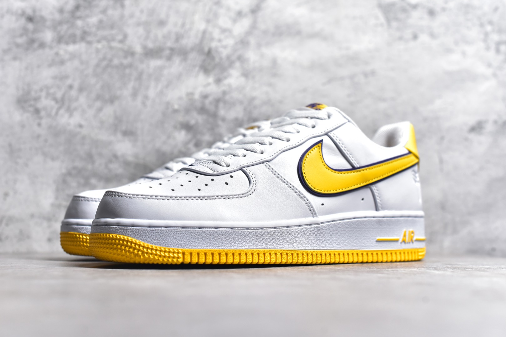 KOBE X AIR FORCE 1 LOW FZ1151-100