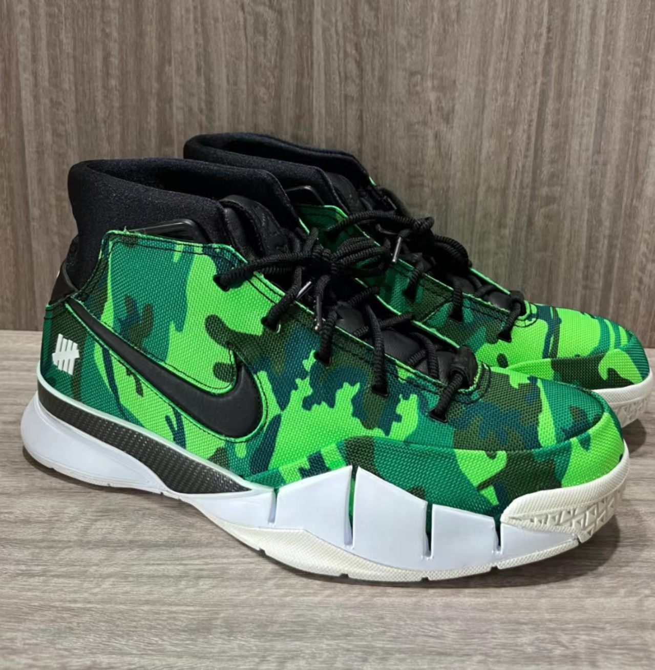 Nike Zoom Kobe 1 Protro x Undefeated "Green Camo"
