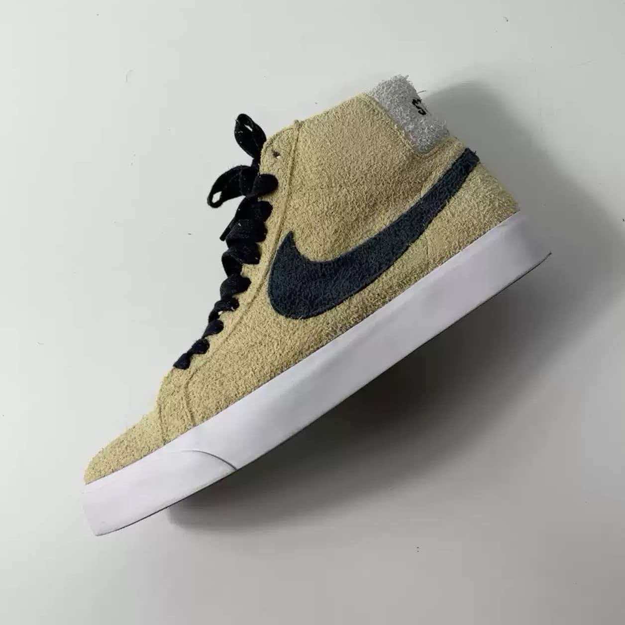 Stüssy × Nike SB Blazer Mid 