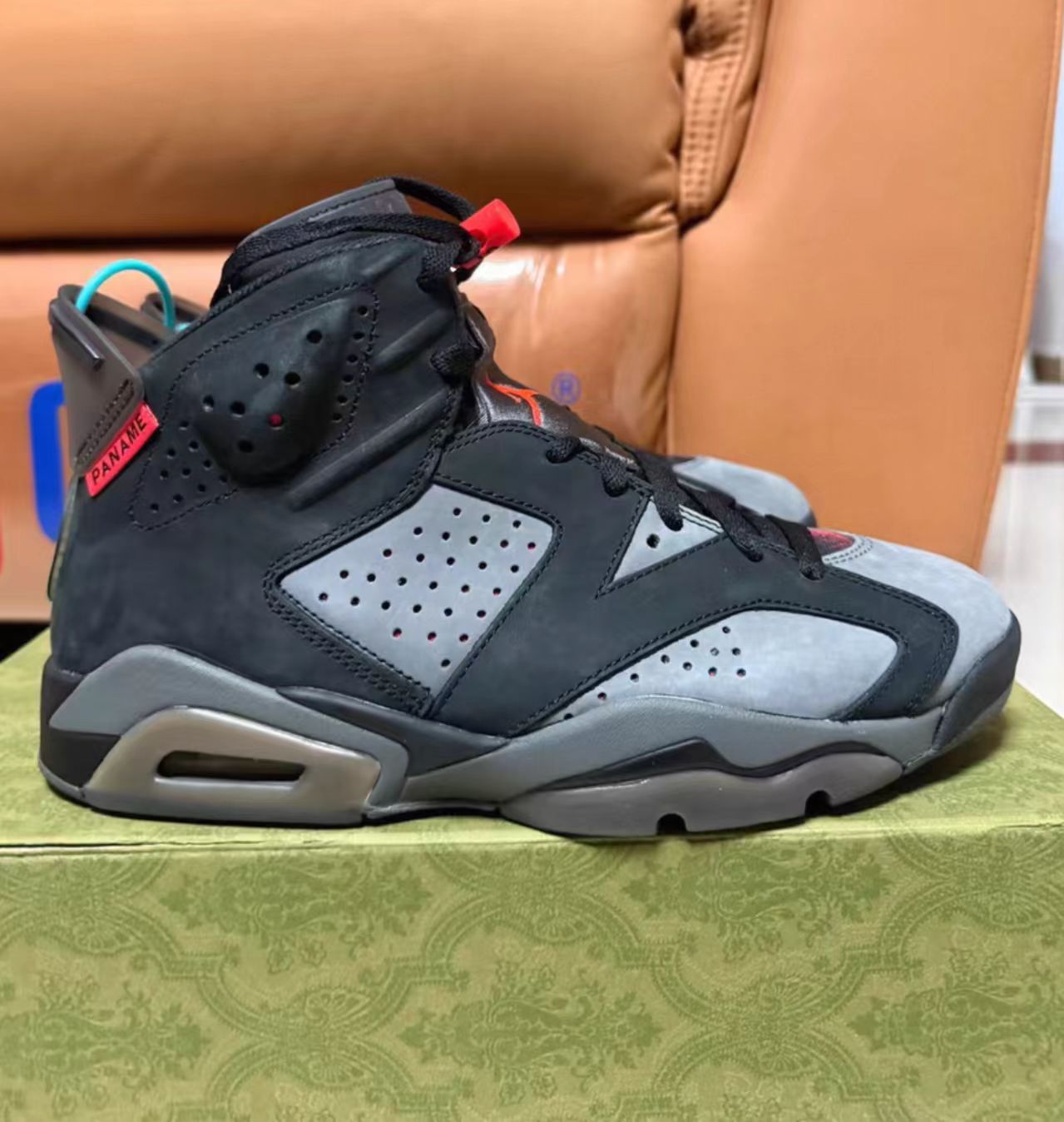 Air Jordan 6 Retro "Bred" / "Black Cement"