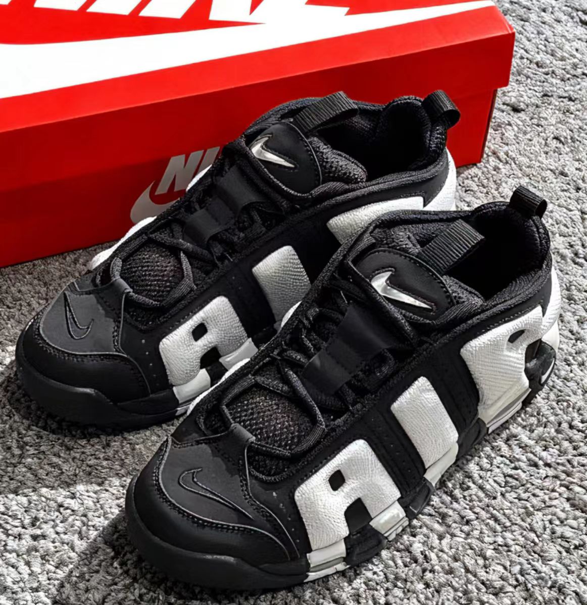 Nike Air More Uptempo Low Black White
