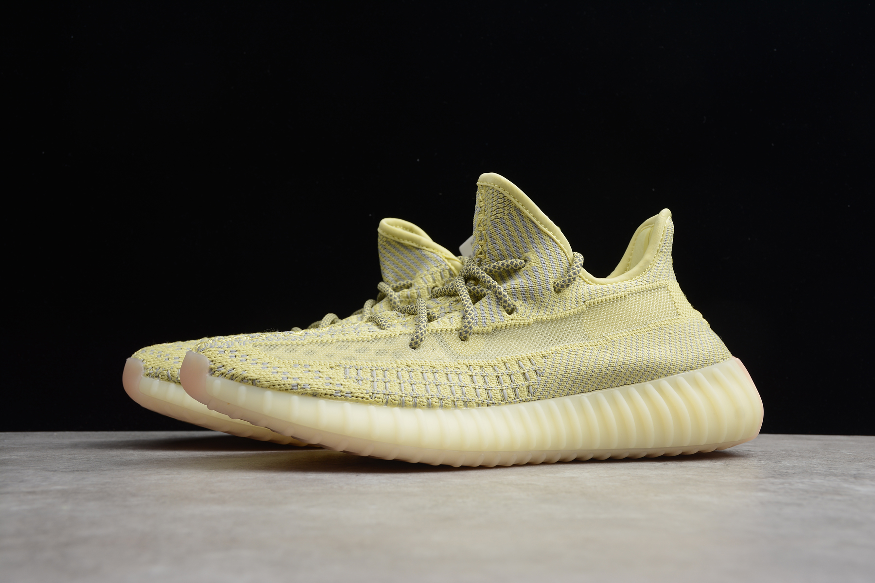 Yeezy 350 V2 