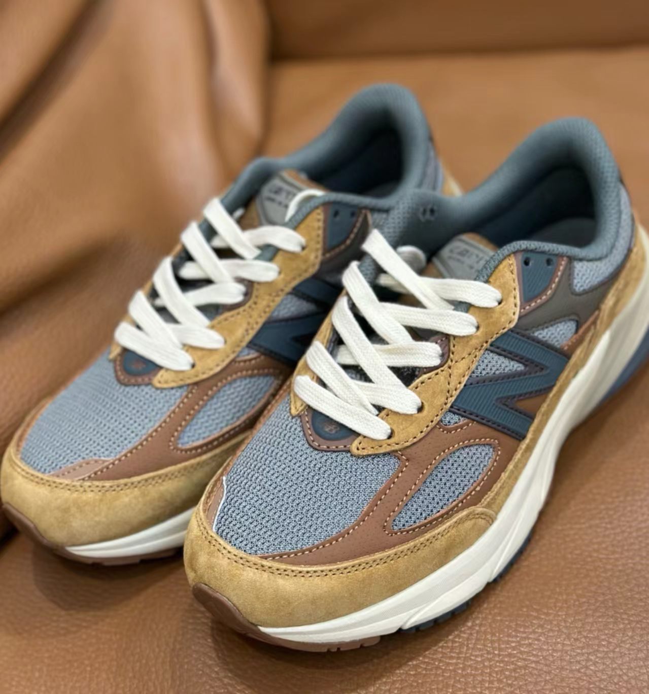 Carhartt WIP x New Balance 990v6 