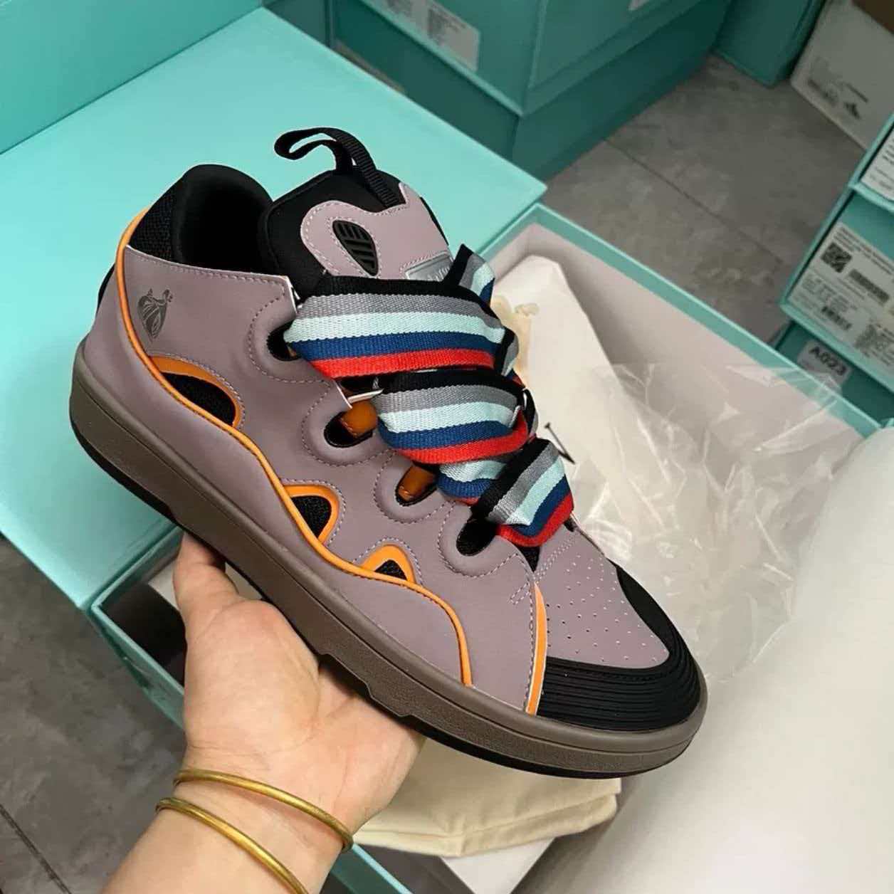 Lanvin Curb