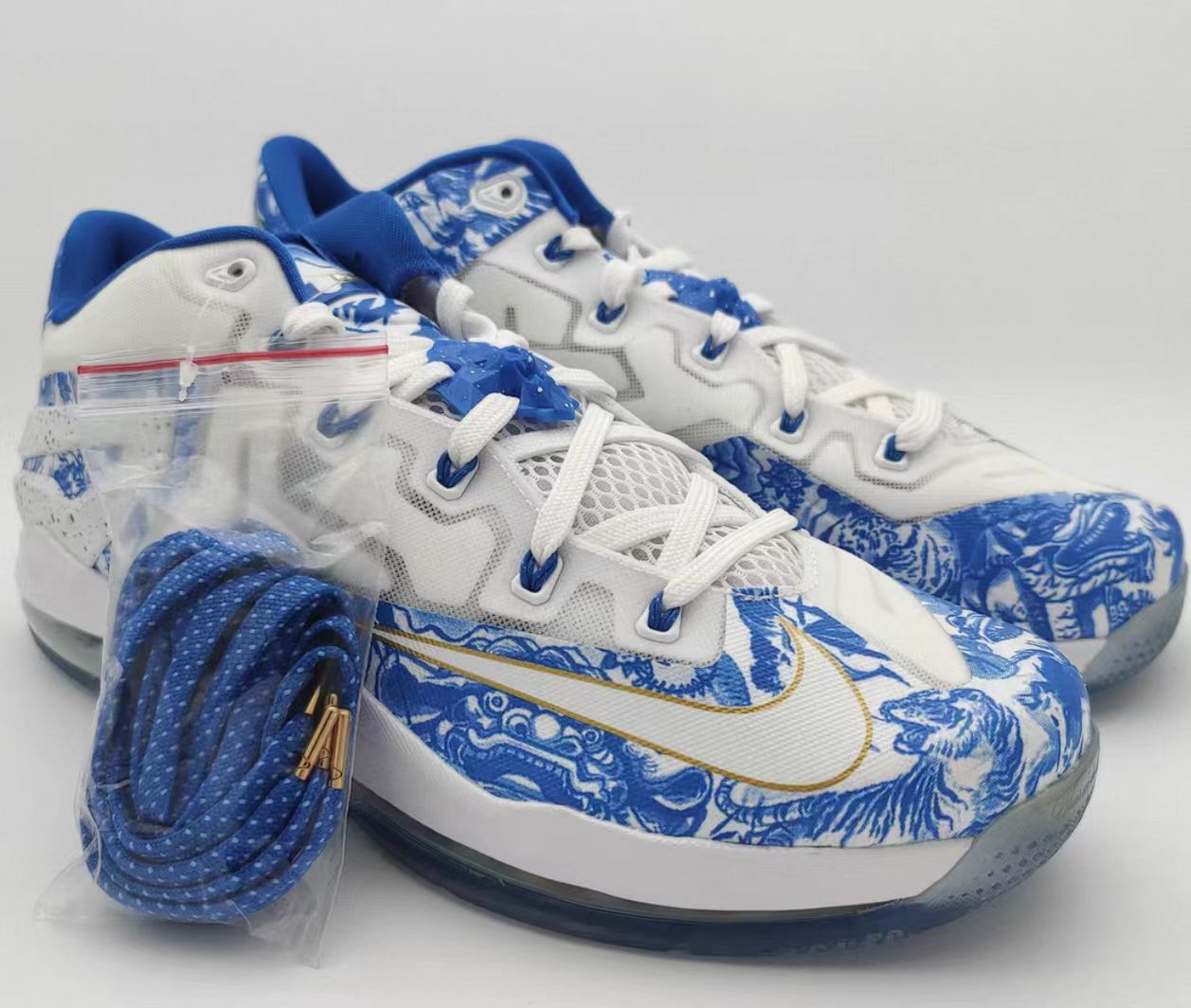 Nike LeBron XI Low 