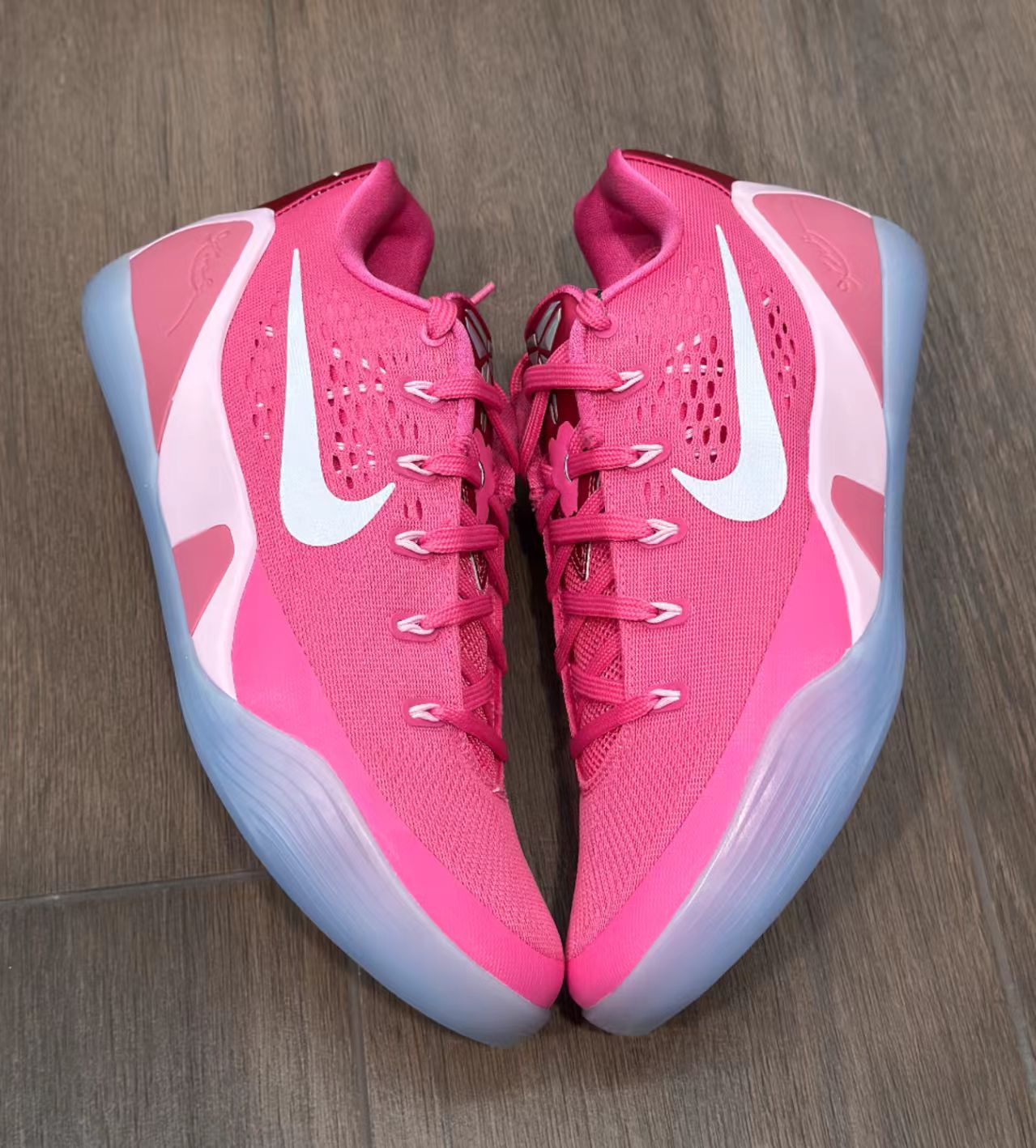 Nike Kobe 9 EM Low "Kay Yow"