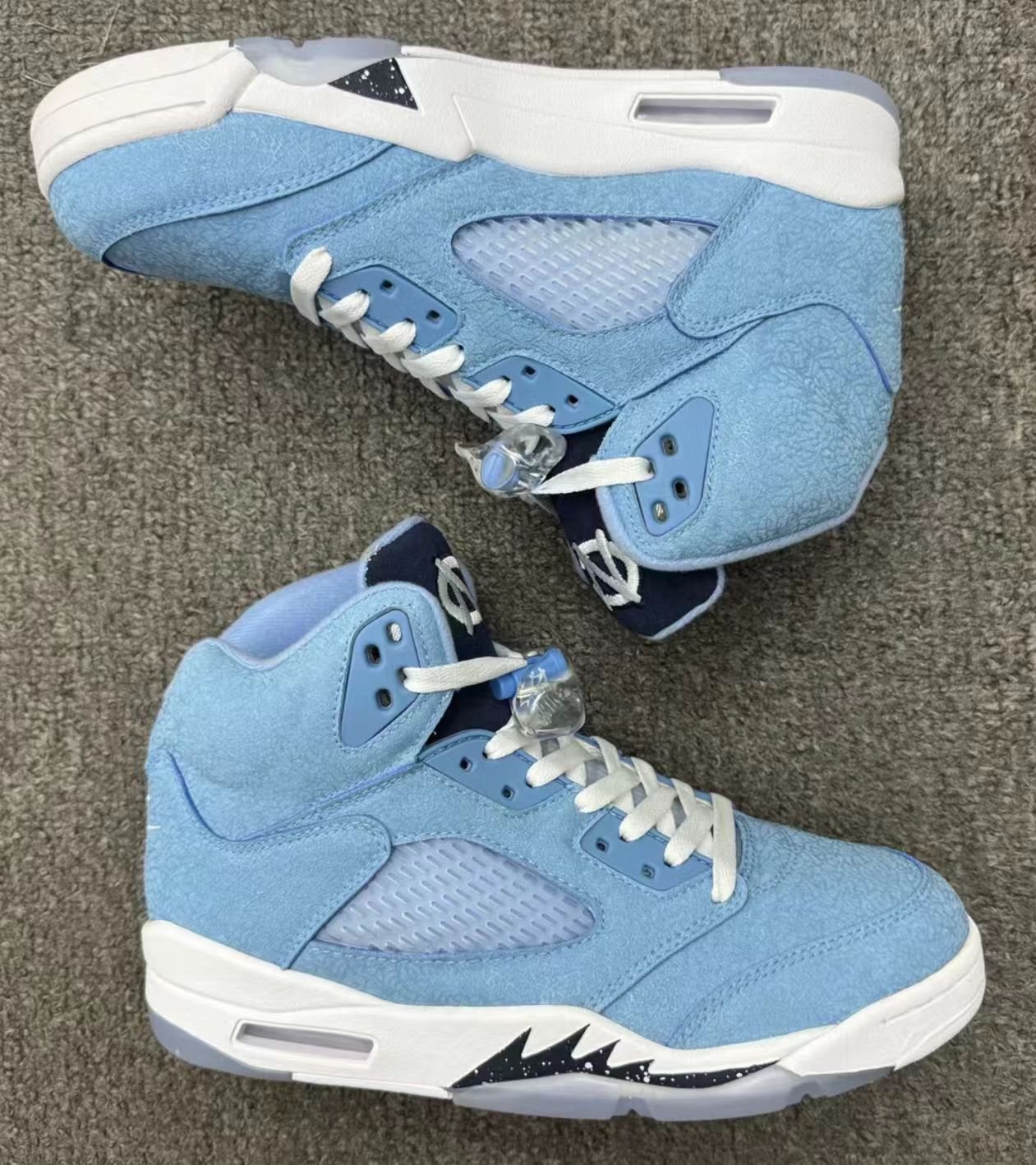 Air Jordan 5 Retro "University Blue"