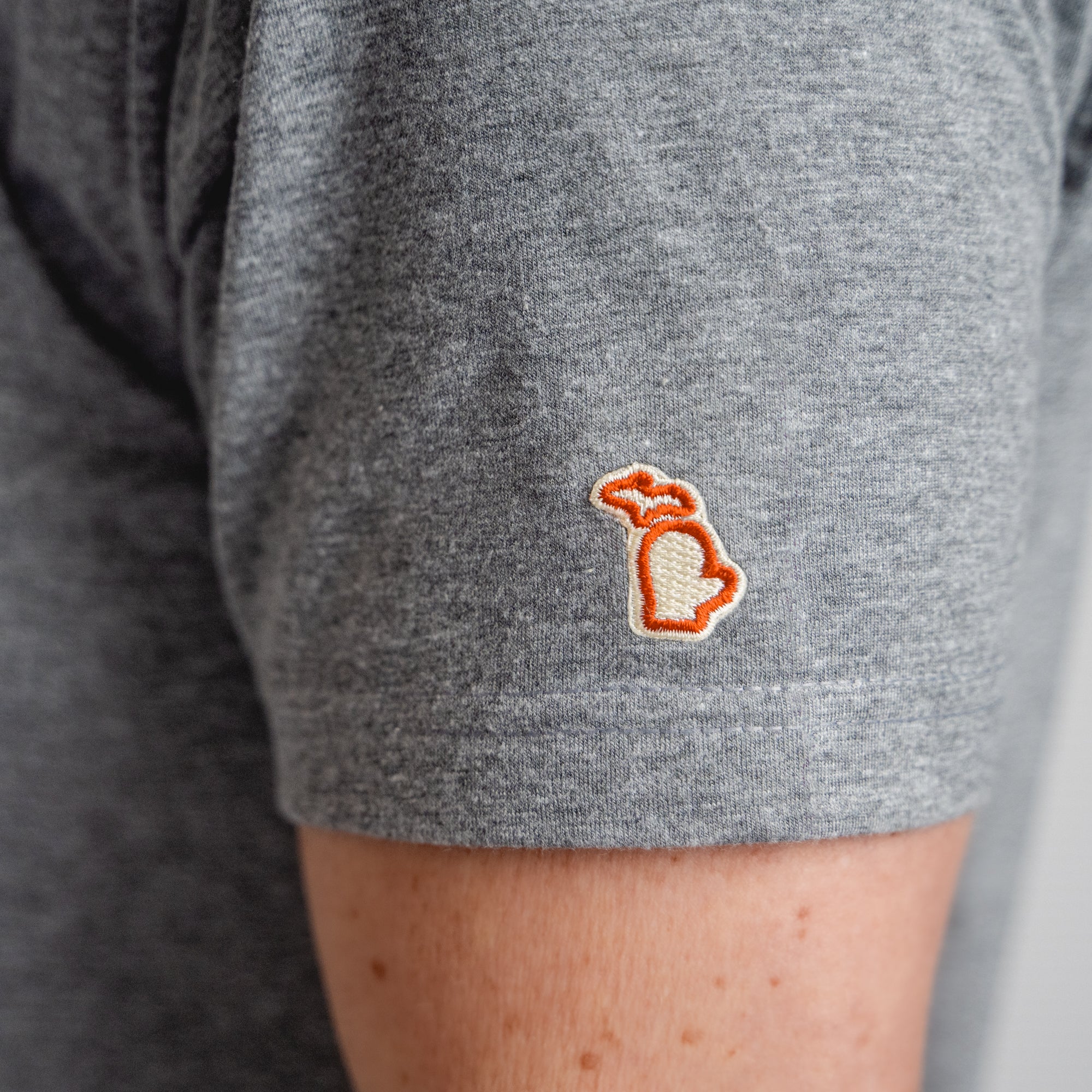 BOATS WELL WITH OTHERS (UNISEX)