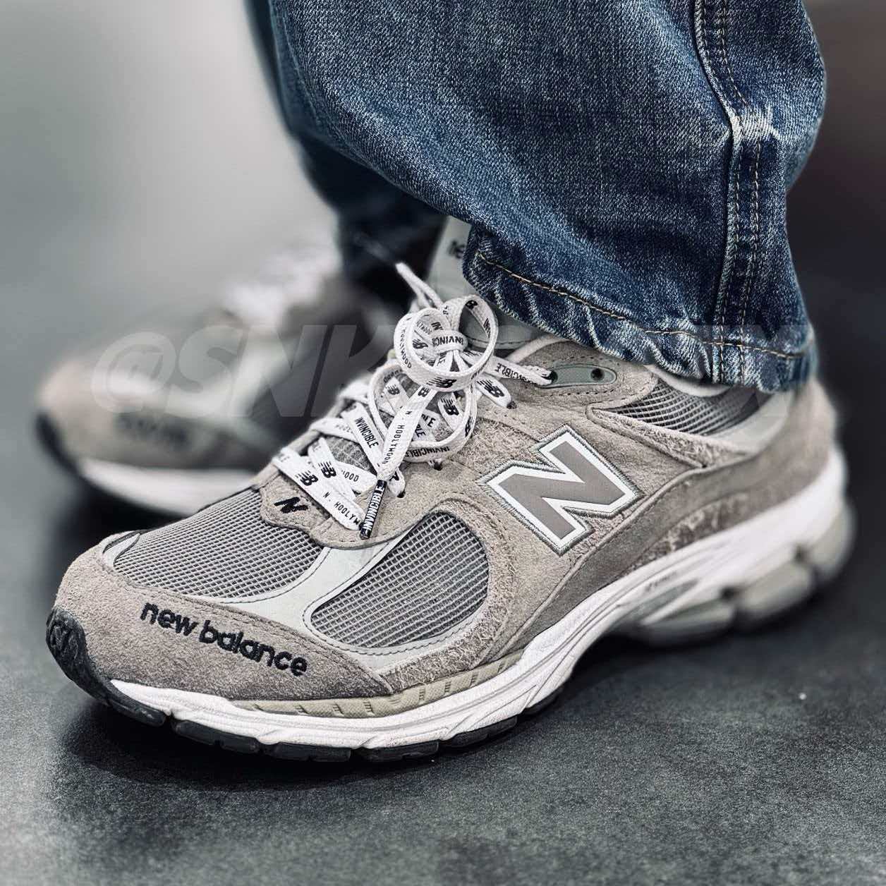New Balance NB 2002R
