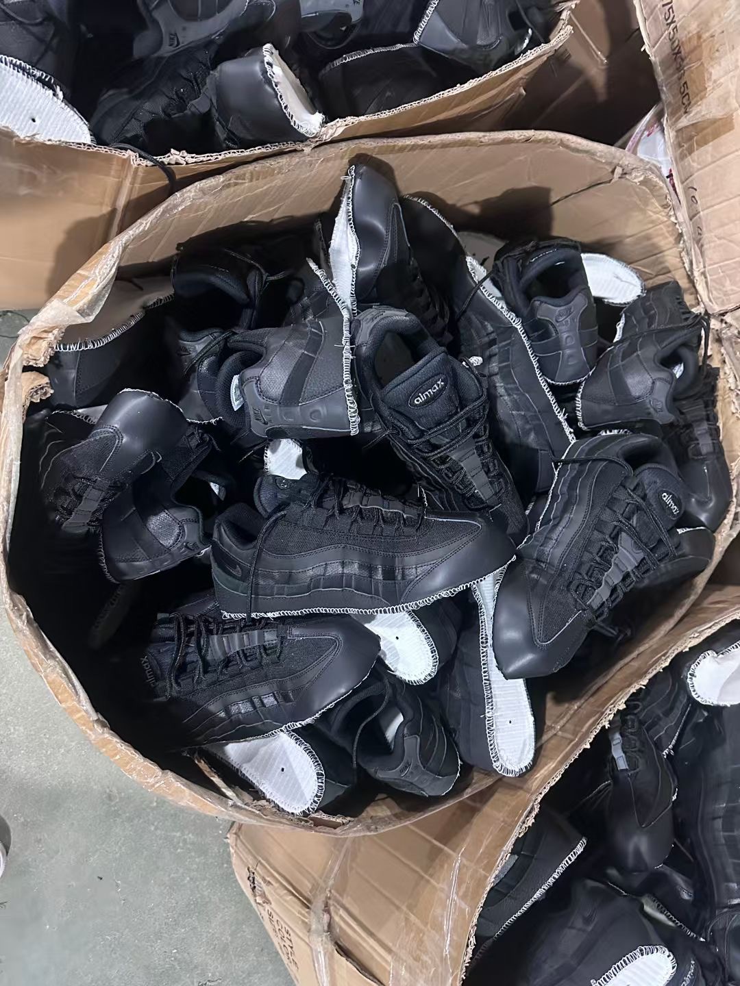 BEST BATCH AIR MAX 95 ESSENTIAL TRIPLE BLACK CI3705-001