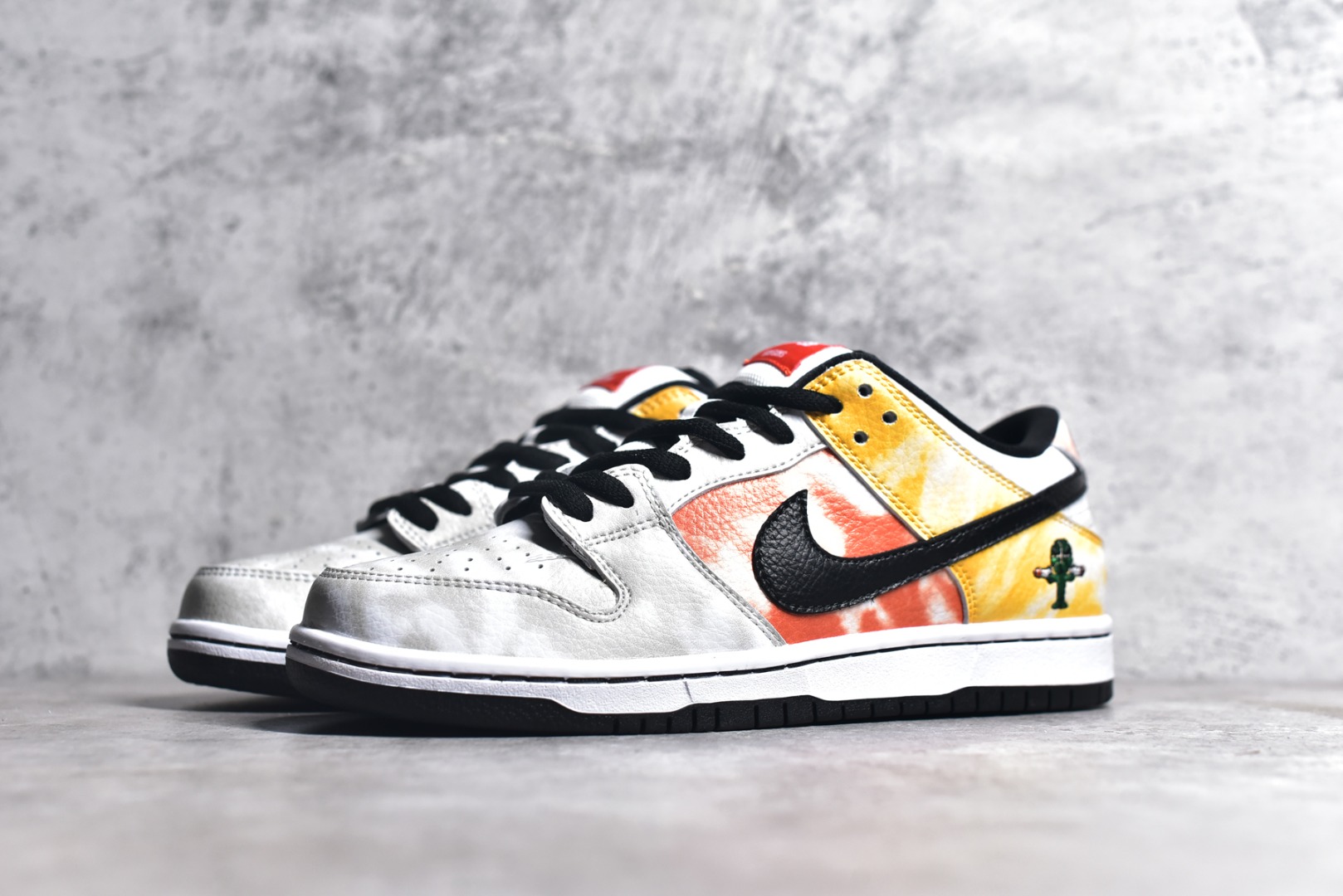 NIKE SB DUNK LOW RAYGUN TIE-DYE WHITE MEN'S BQ6832-101