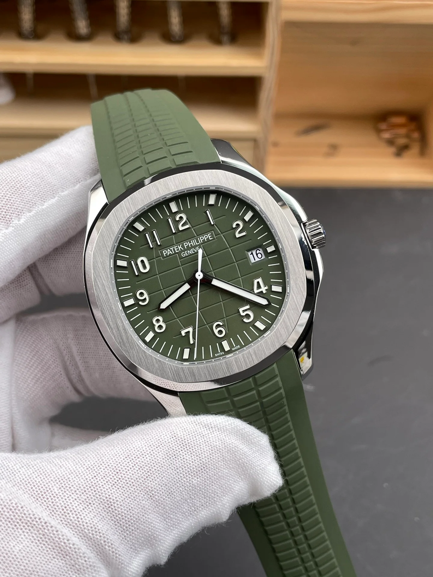Patek Aquanaut 5168G Avocado Green V4 Version
