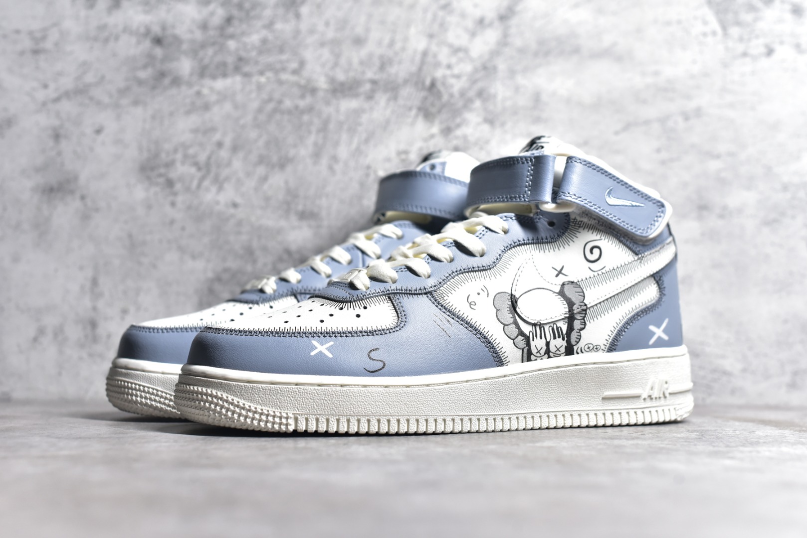 KAWS X NK AIR FORCE 1'07 MID CW2308-211