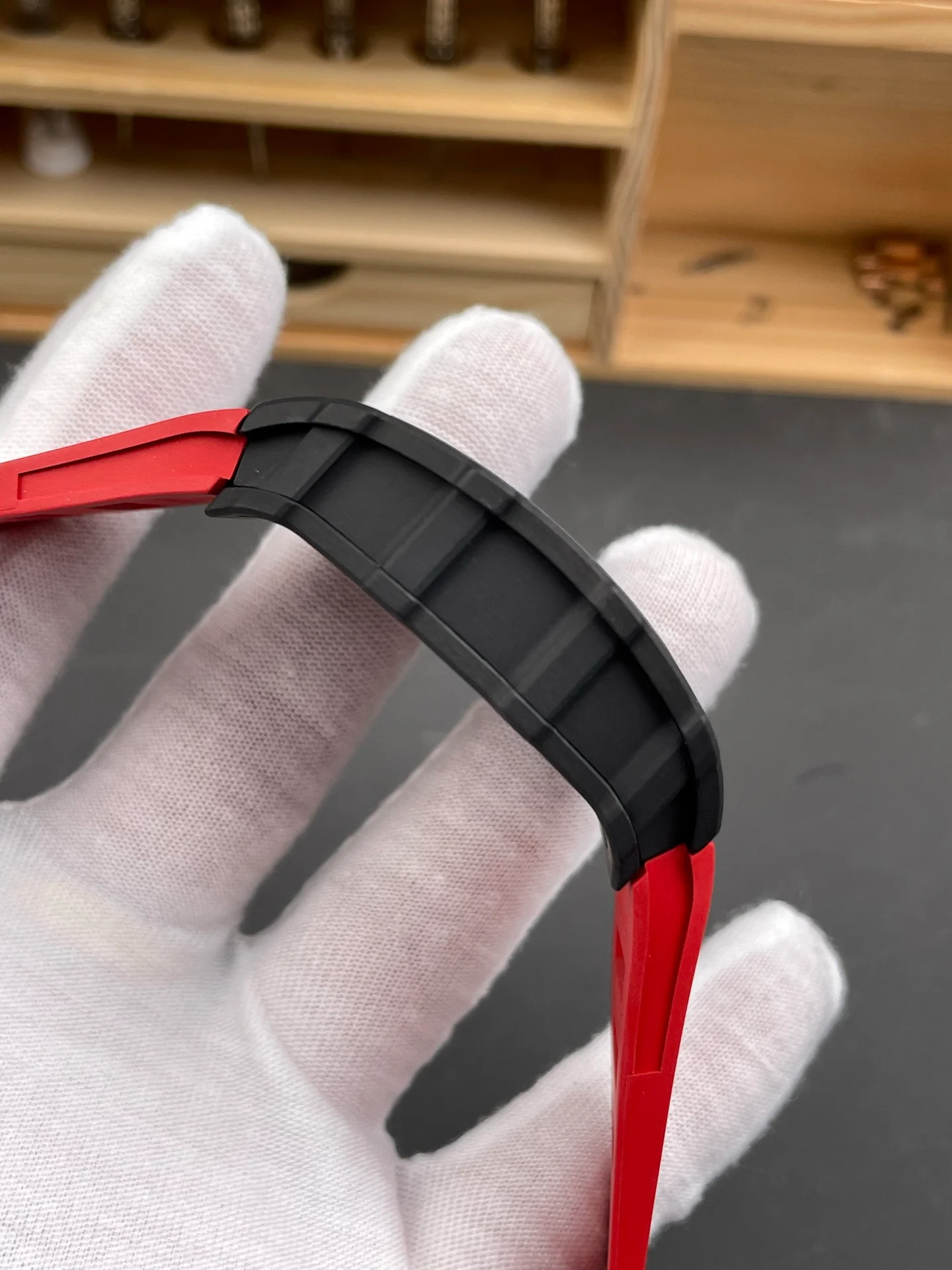 RM35-02 Carbon Fiber Red Bezel