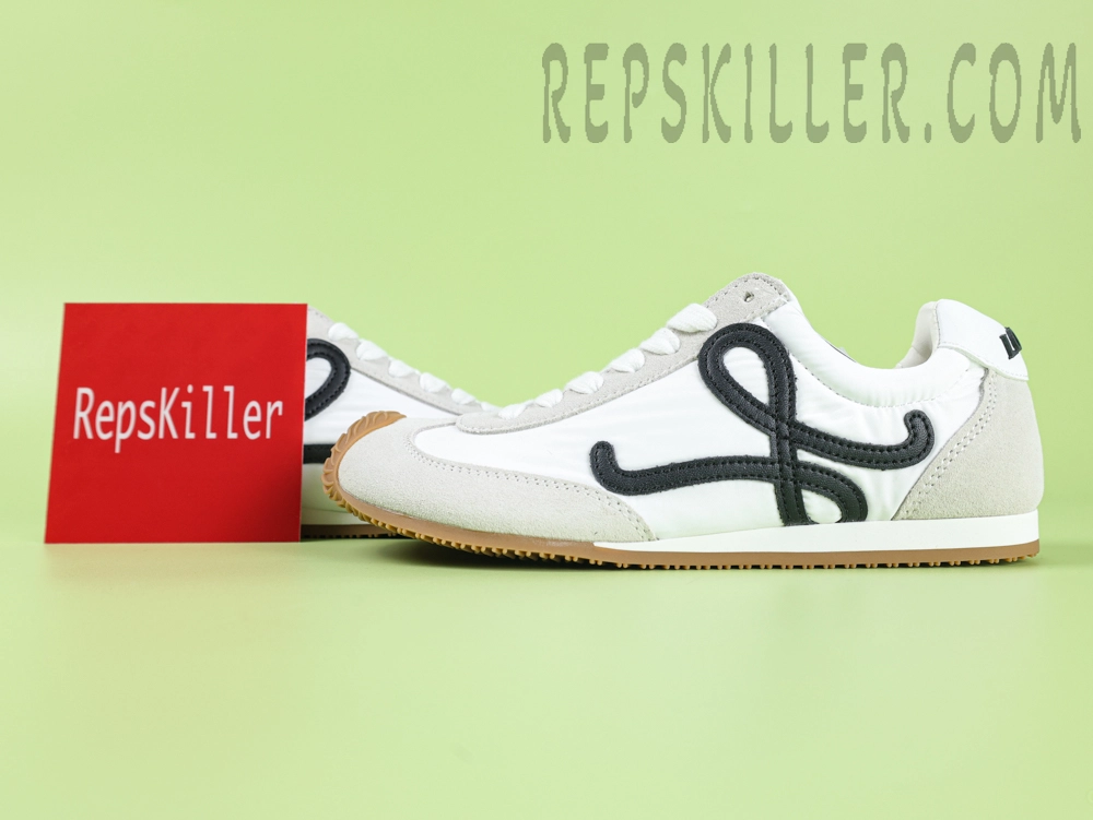 L Ballet Runner 2.0 ‘White/Black’