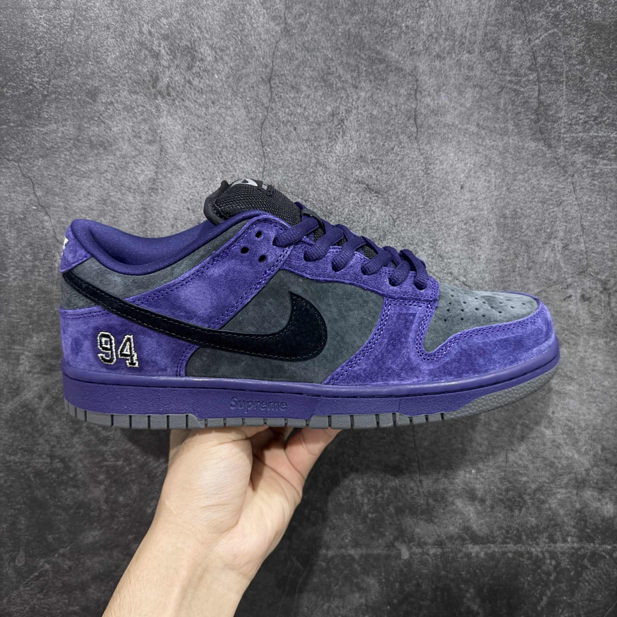 SB DUNK LOW SUPREME 94 INK  HQ8487-500