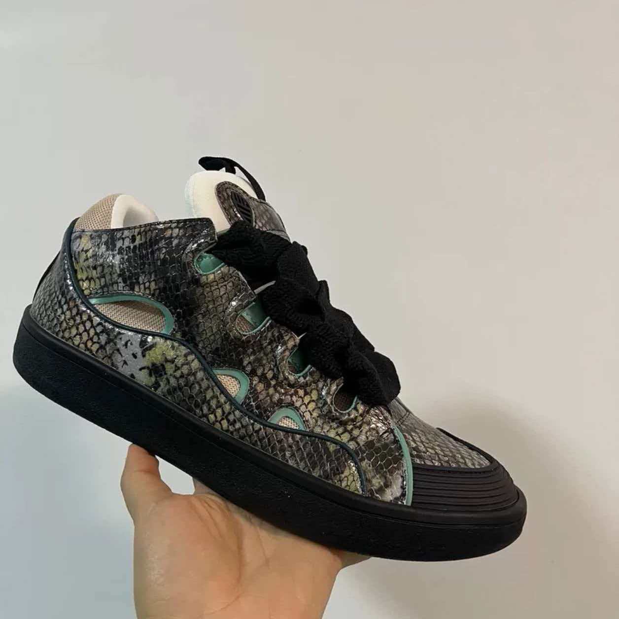 Lanvin Curb