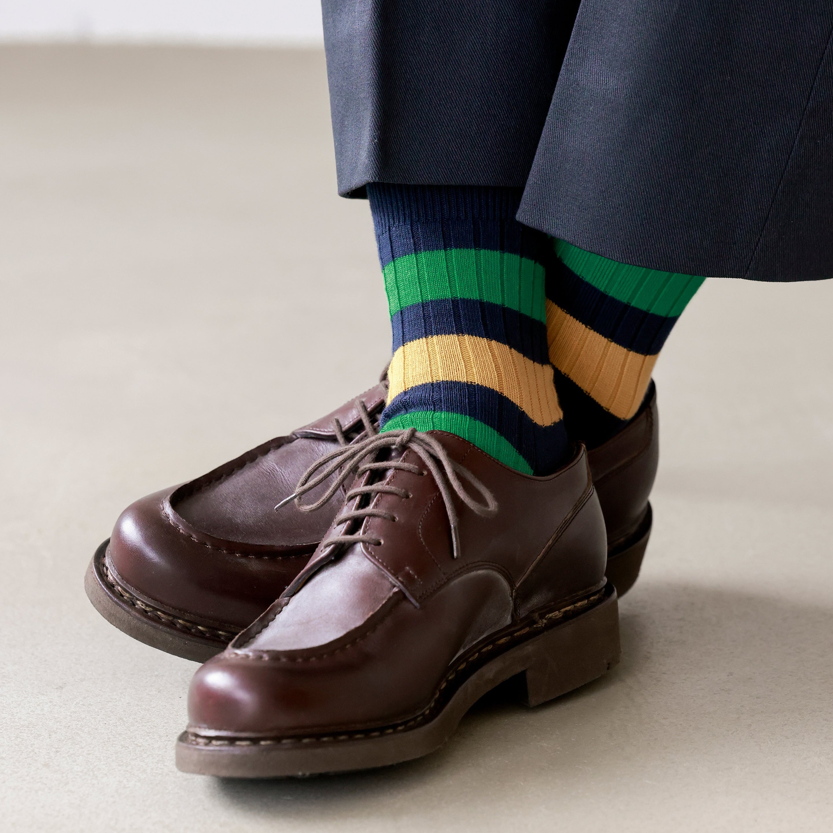 062130032 Wide Tricolour Stripes Short Socks