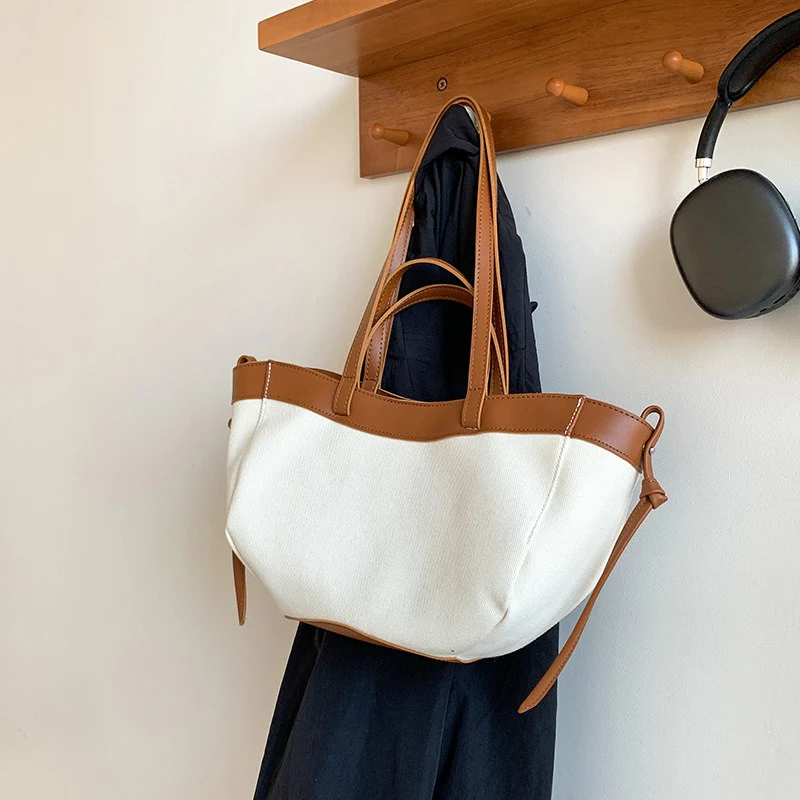 Daisy Canvas Tote