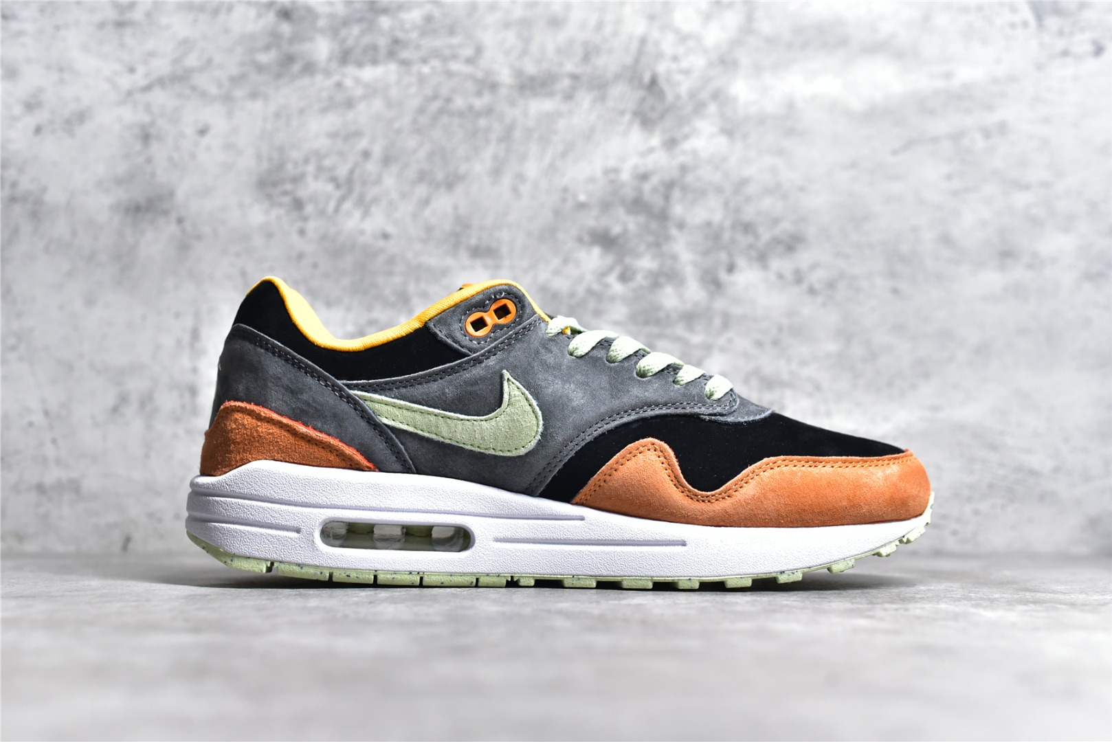 NIKE AIR MAX 1  DZ0482-001