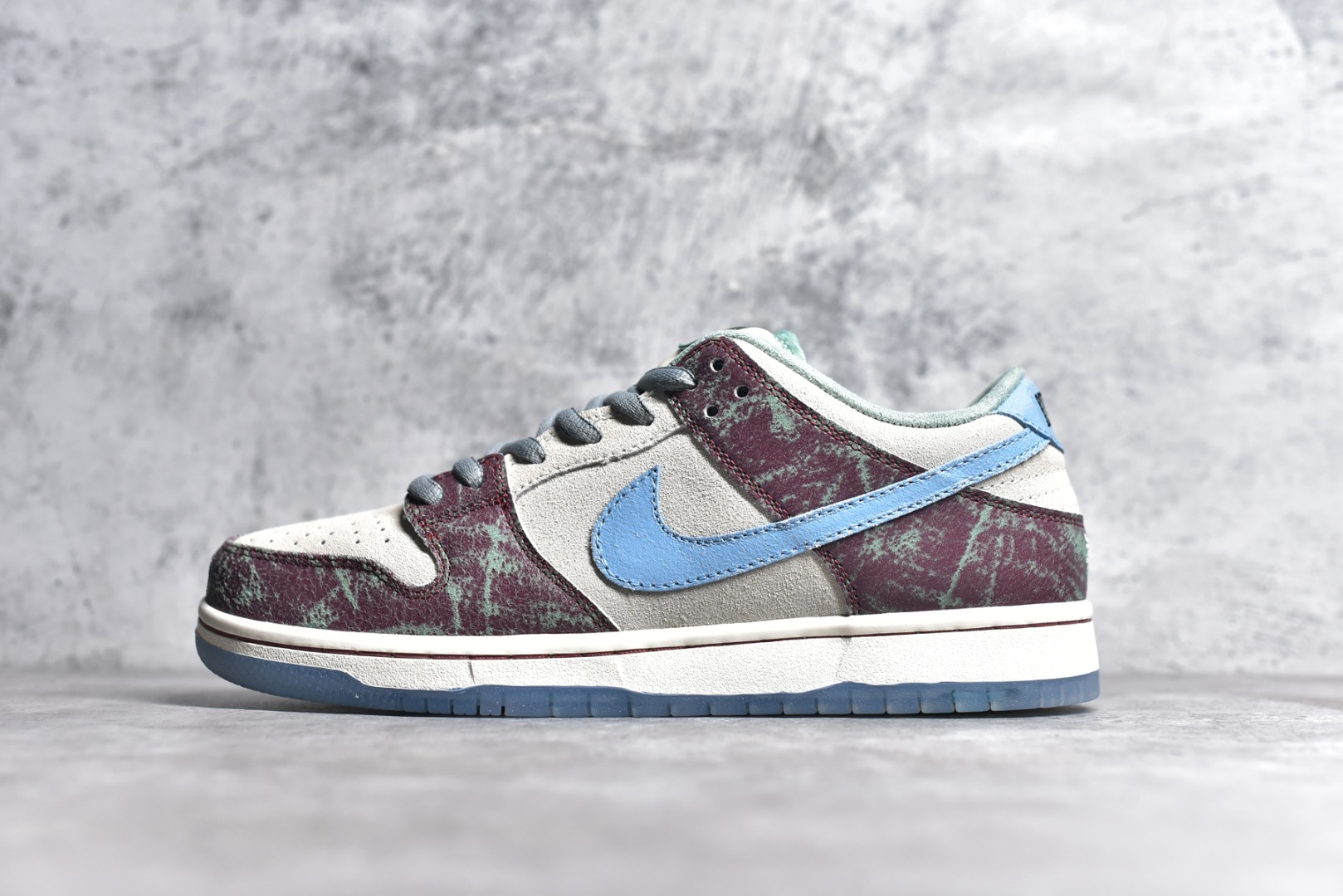 NIKE SB DUNK LOW CRENSHAW SKATE CLUB FN4193-100