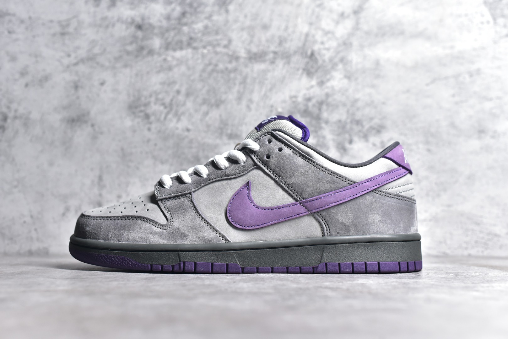 NIKE SB DUNK LOW PURPLE PIGEON 304292-051