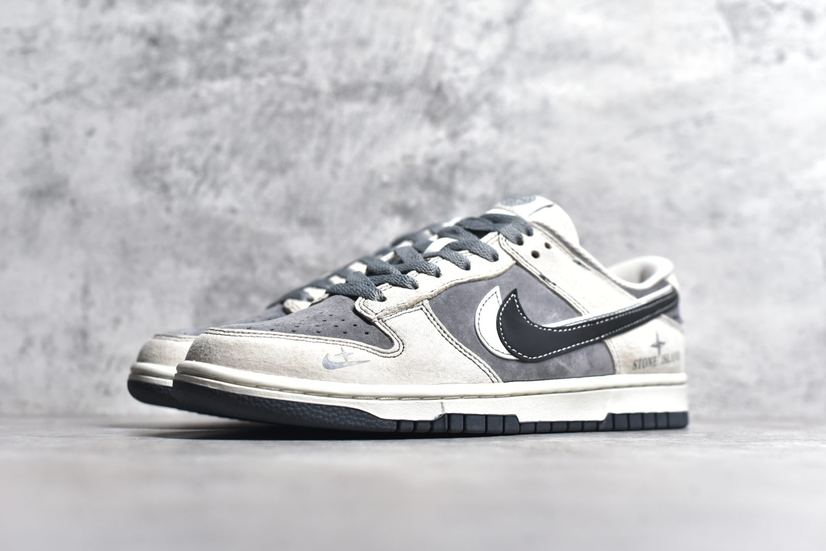 STONE ISLAND X SB DUNK LOW DJ2024-087