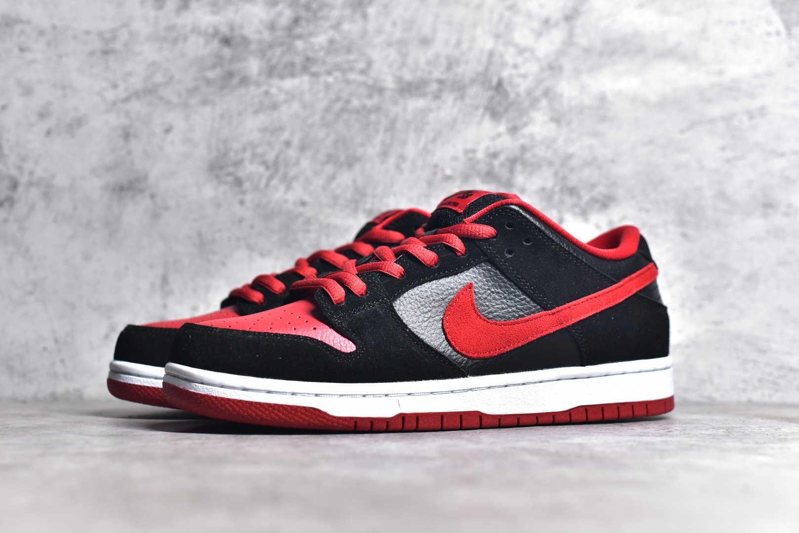 NIKE SB DUNK LOW J PACK BRED 304292-039