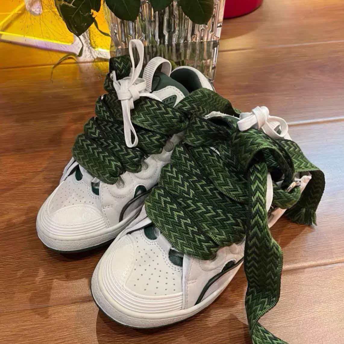 Lanvin Curb