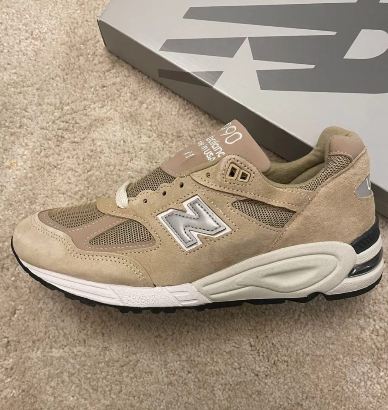 New Balance 990v2 Beige